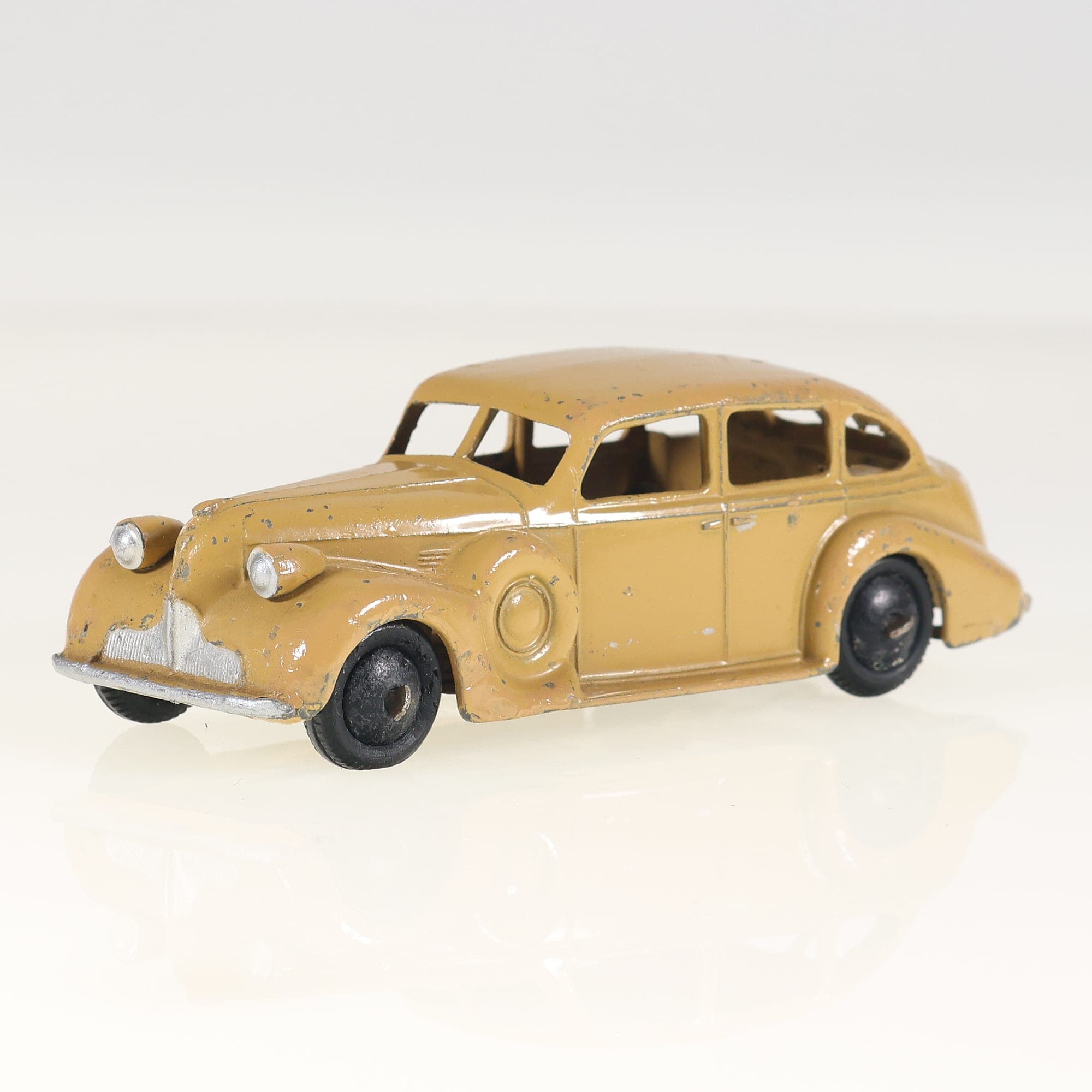 Dinky Toys 39D Buick Buick Viceroy 1/43 Beige/Crème Grade C sans boîte
