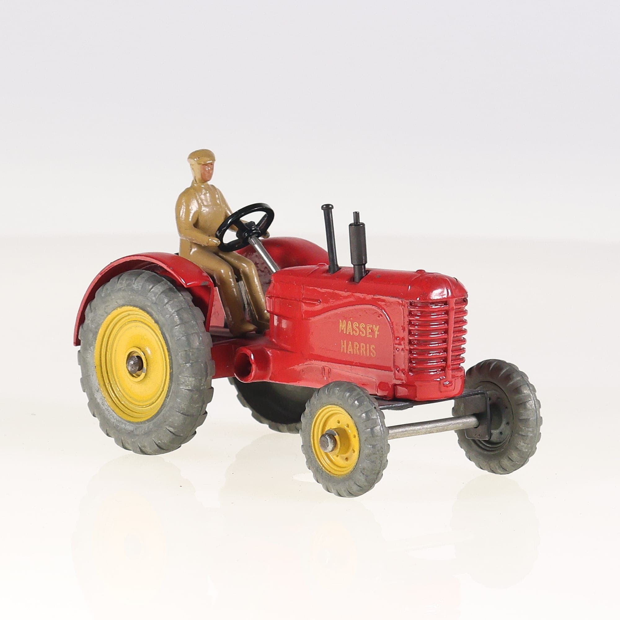Dinky Toys 27A Massey-Harris Tracteur Massey-Harris avec conducteur 1/43 Rouge s — miniature 7