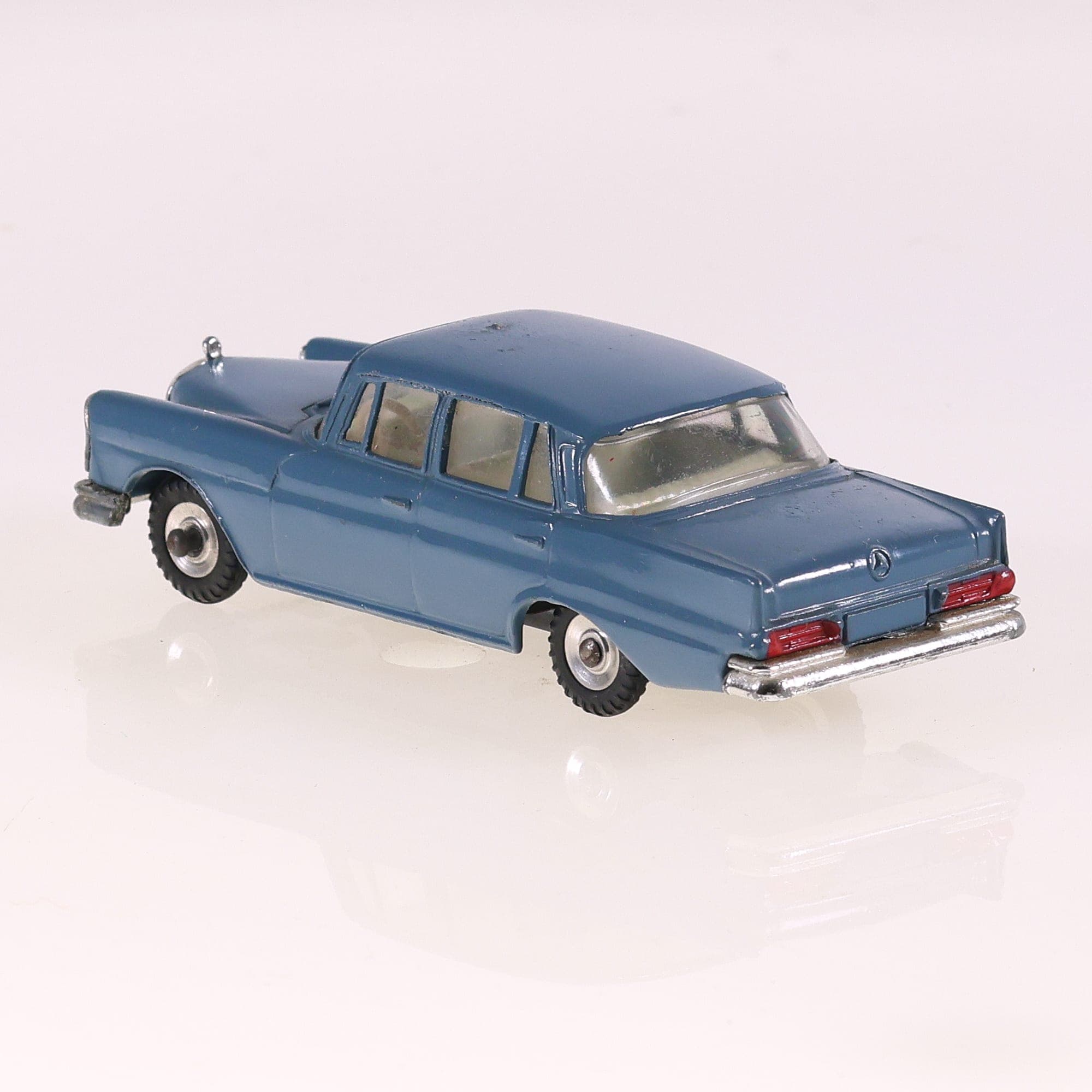 Dinky Toys 186 Mercedes Benz 220 SE 1/43 Bleu avec boîte — miniature 3