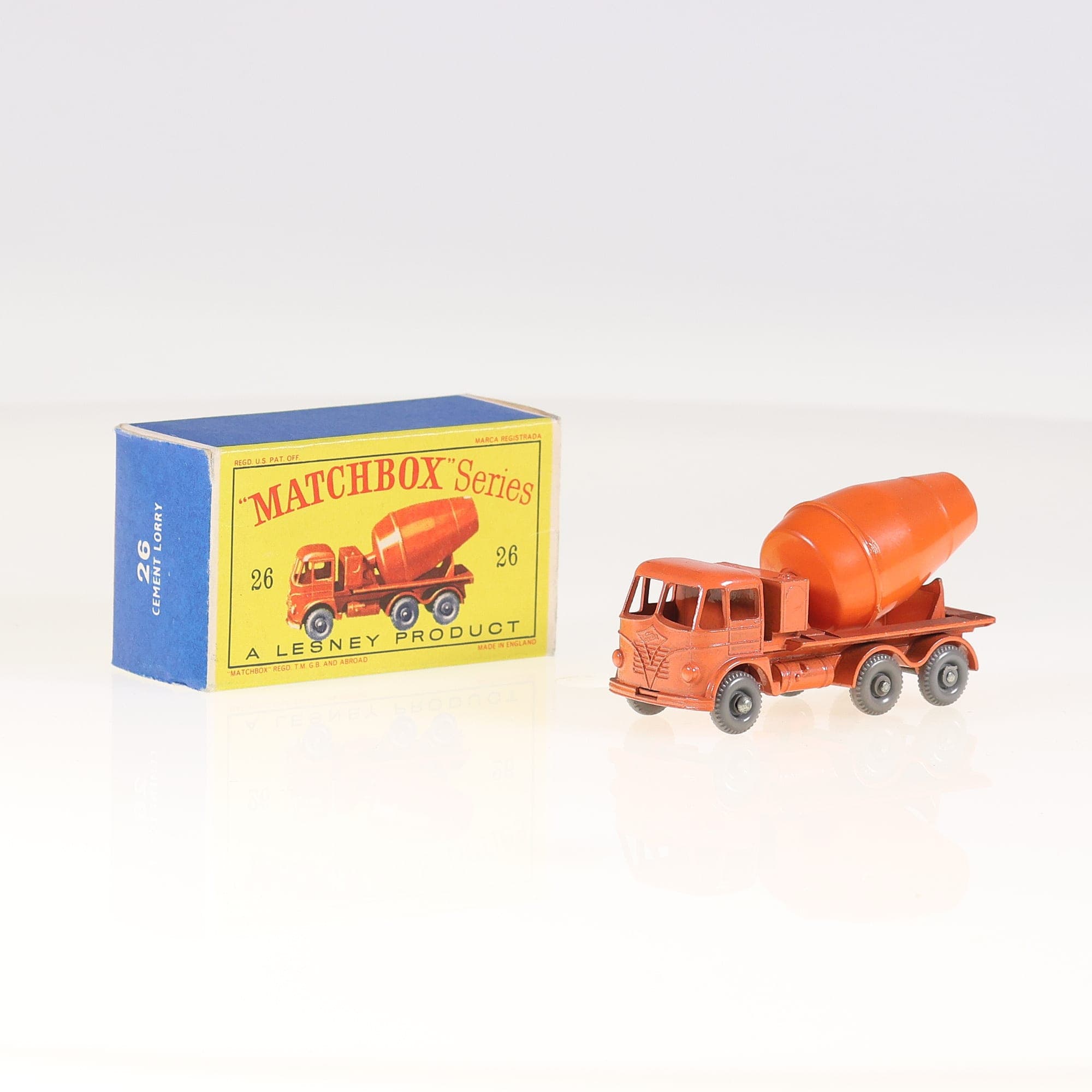 Matchbox n°26 Foden Cement Lorry 6,5 cm Orange état A avec boîte