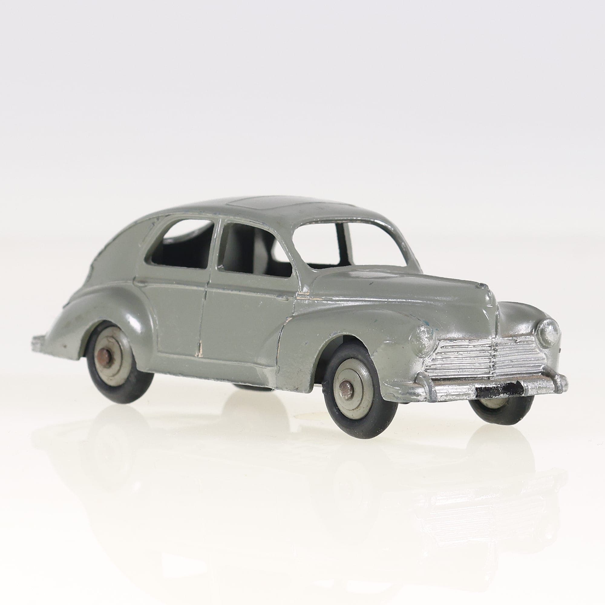 Dinky Toys 24R Peugeot 203 Berline 1/43 Gris état B petite lunette — miniature 6