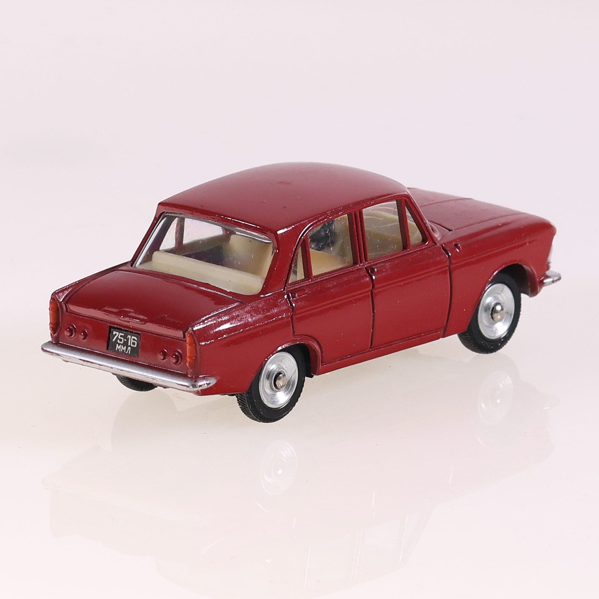 Dinky Toys 1410 Moskvitch 1/43 Rouge avec boîte — miniature 5