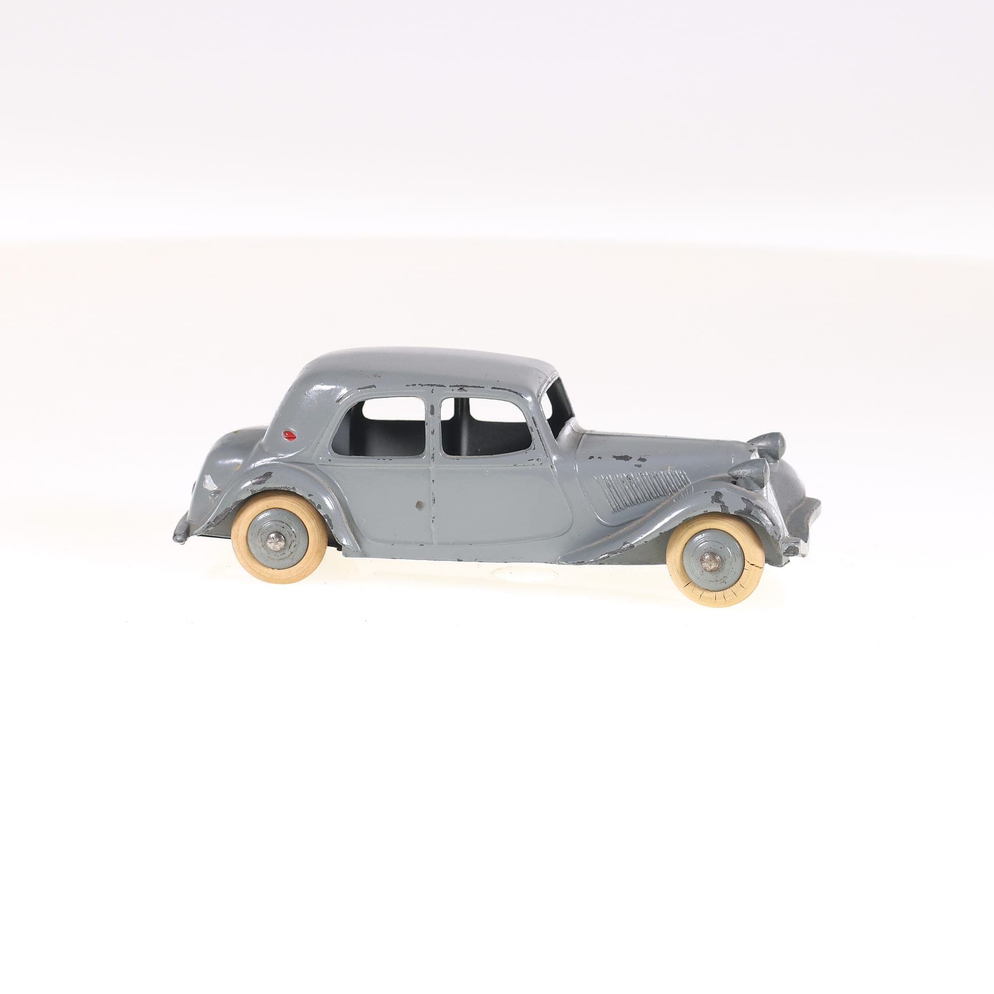 Dinky Toys 24N 2d Citroën 1/43 Gris clair Grade B sans boîte — miniature 6