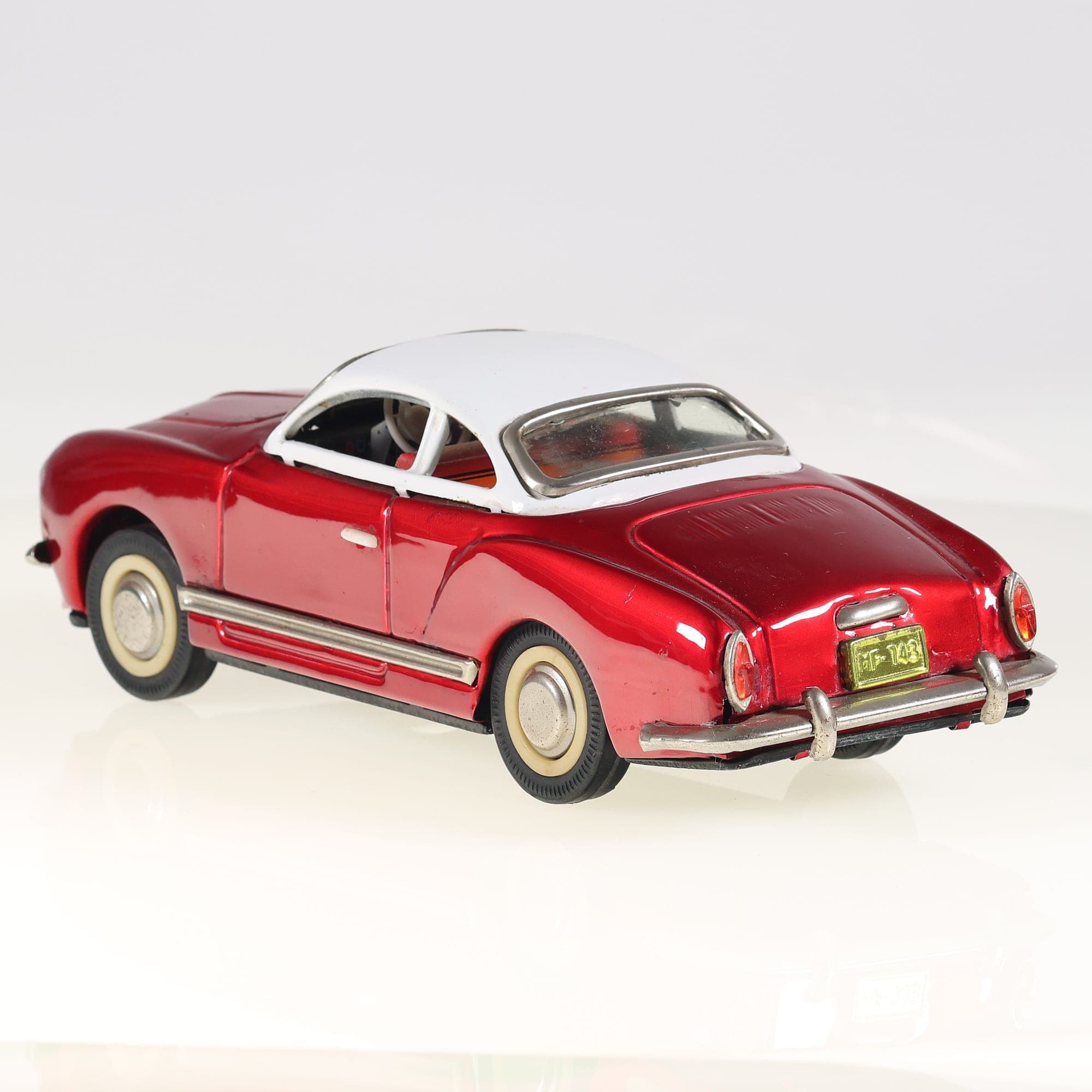 MF MF 143 Volkswagen Karmann Ghia Coupé 24 cm Rouge Grade B sans boîte — miniature 3