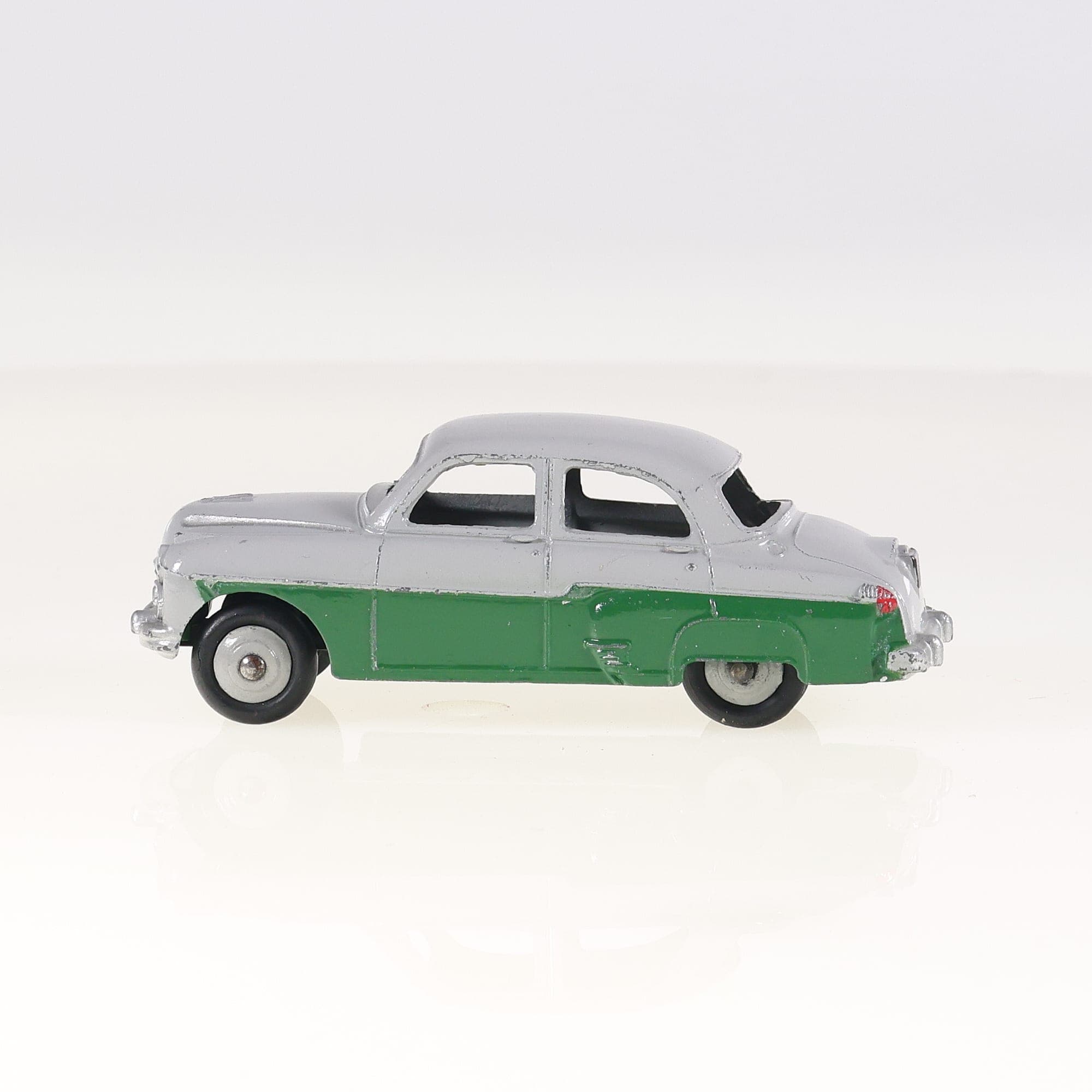 Dinky Toys 164 Vauxhall Cresta 1/43 Gris et vert  Grade B sans boîte — miniature 2