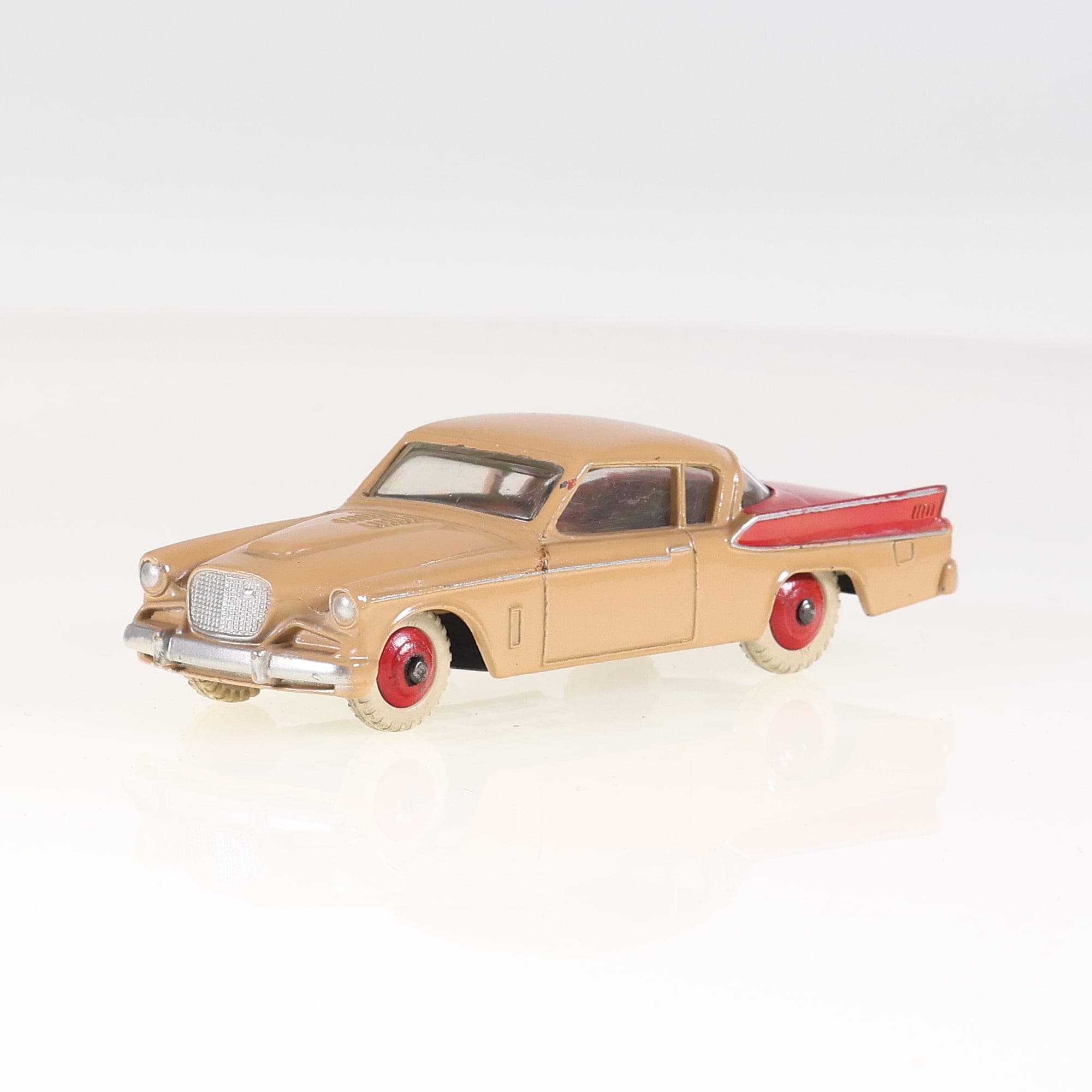 dinky Toys GB 169 Studebaker Golden Hawk 1/43 Bicolore sans boîte — miniature 9