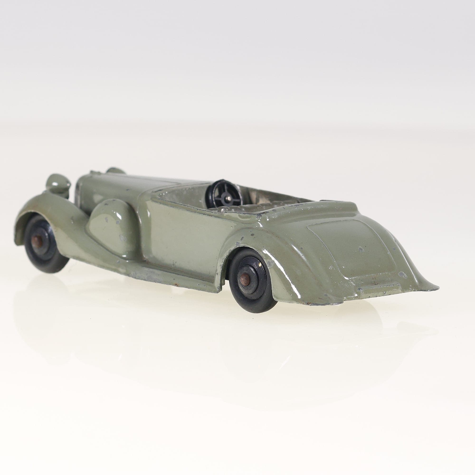 Dinky Toys 38C Lagonda cabriolet 1/43 Vert céladon Grade B sans boîte — miniature 2