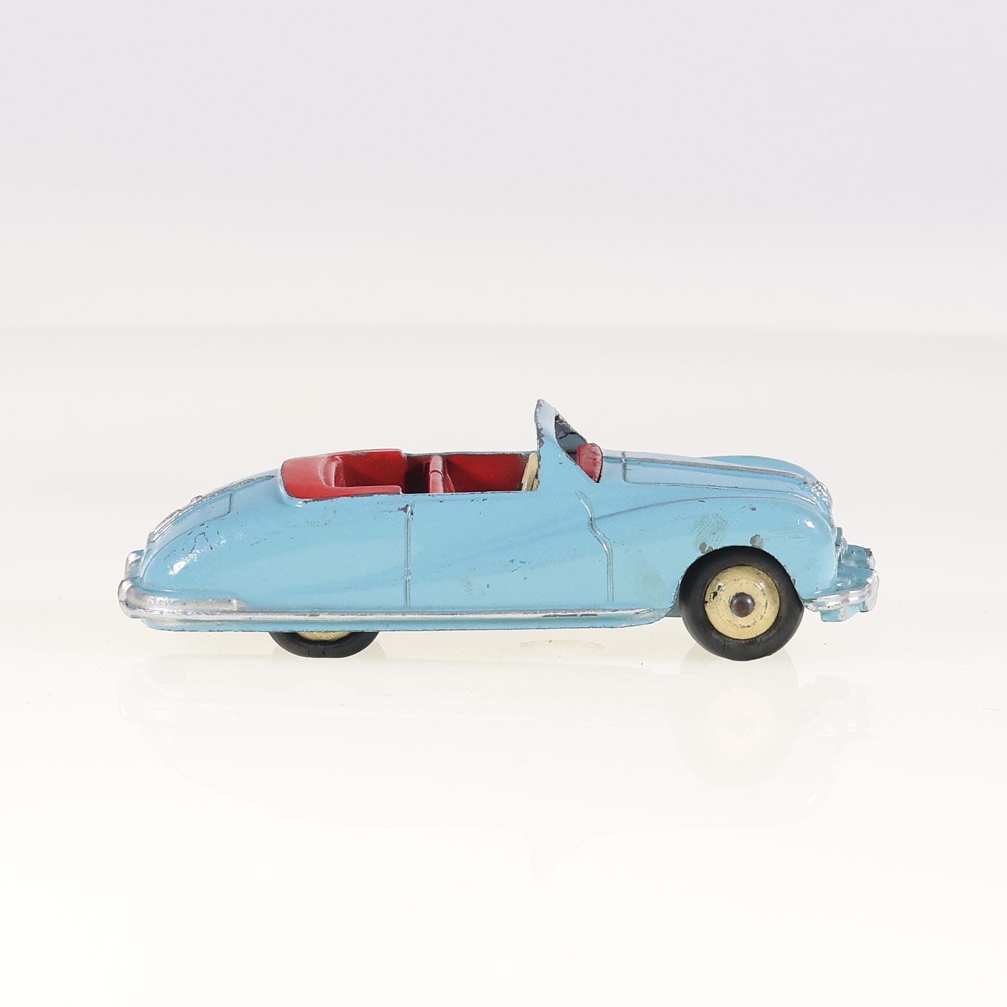 Dinky Toys 106 Austin Austin Atlantic Convertible 1/43 Bleu ciel Grade C sans bo — miniature 6