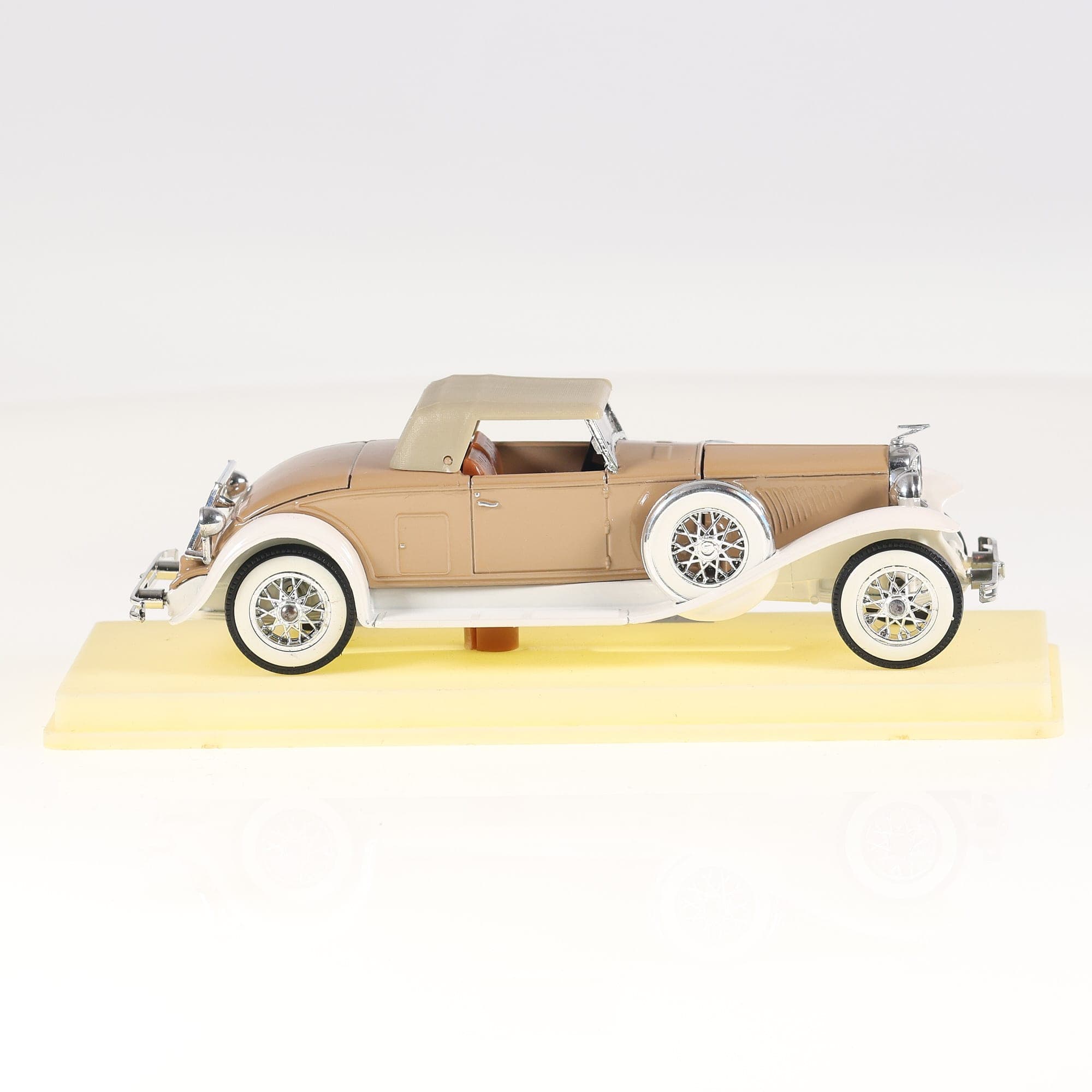 Solido Duesenberg J spider 1935 1/43 beige et crème avec boîte — miniature 10