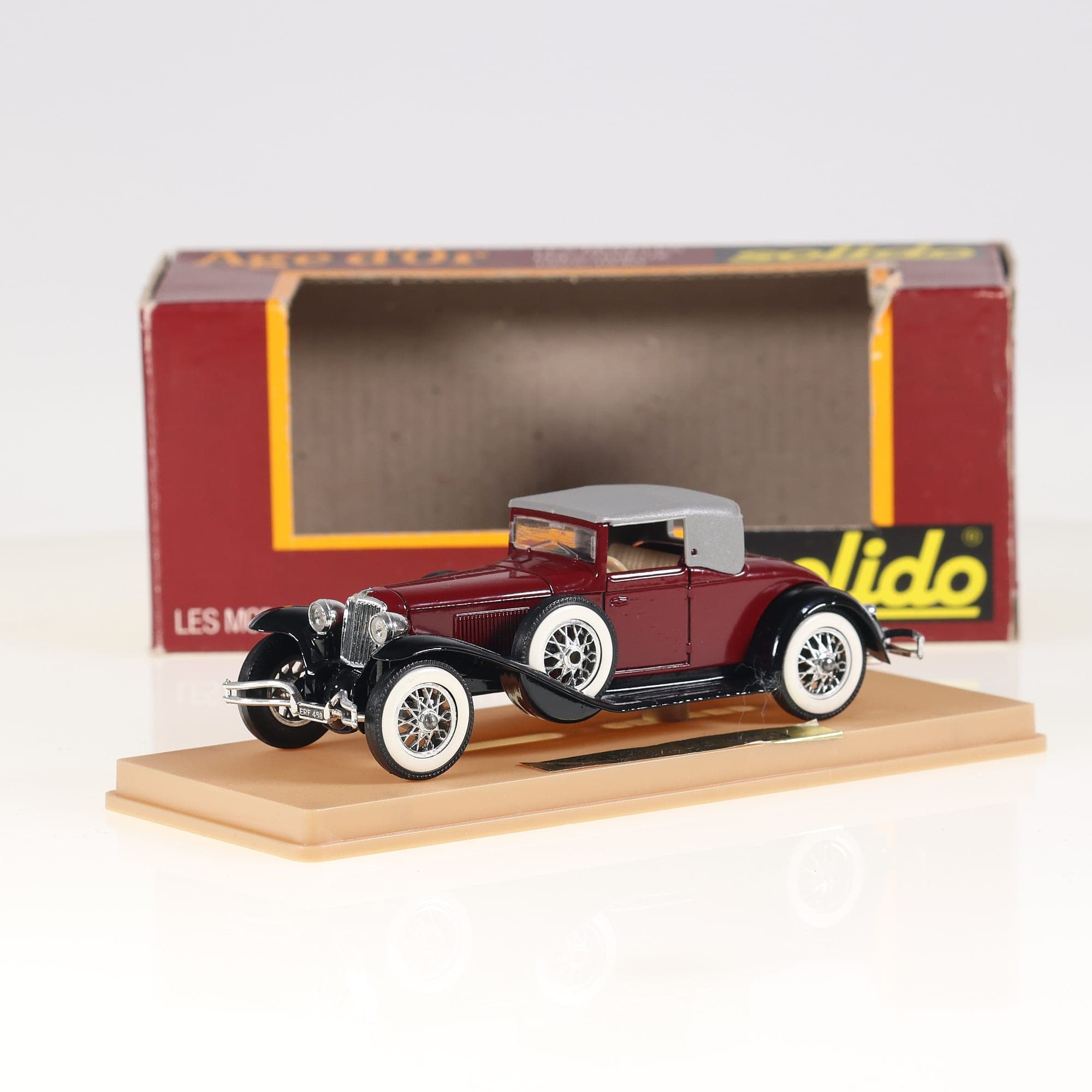 Solido Cord L29 1929 1/43 bordeaux et noir Grade B avec boîte