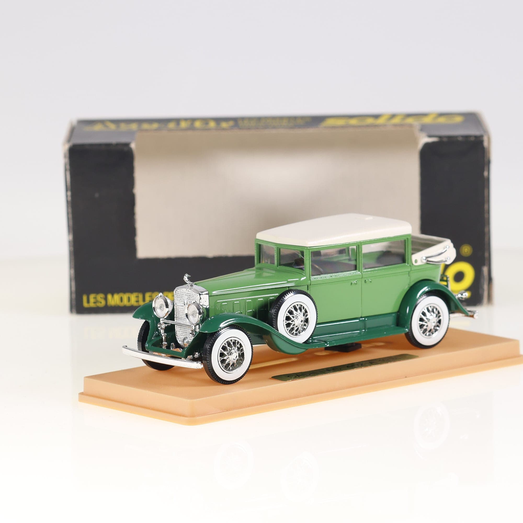 Solido 4085 Cadillac 452 A 1931 1/43 verte et crème avec boîte