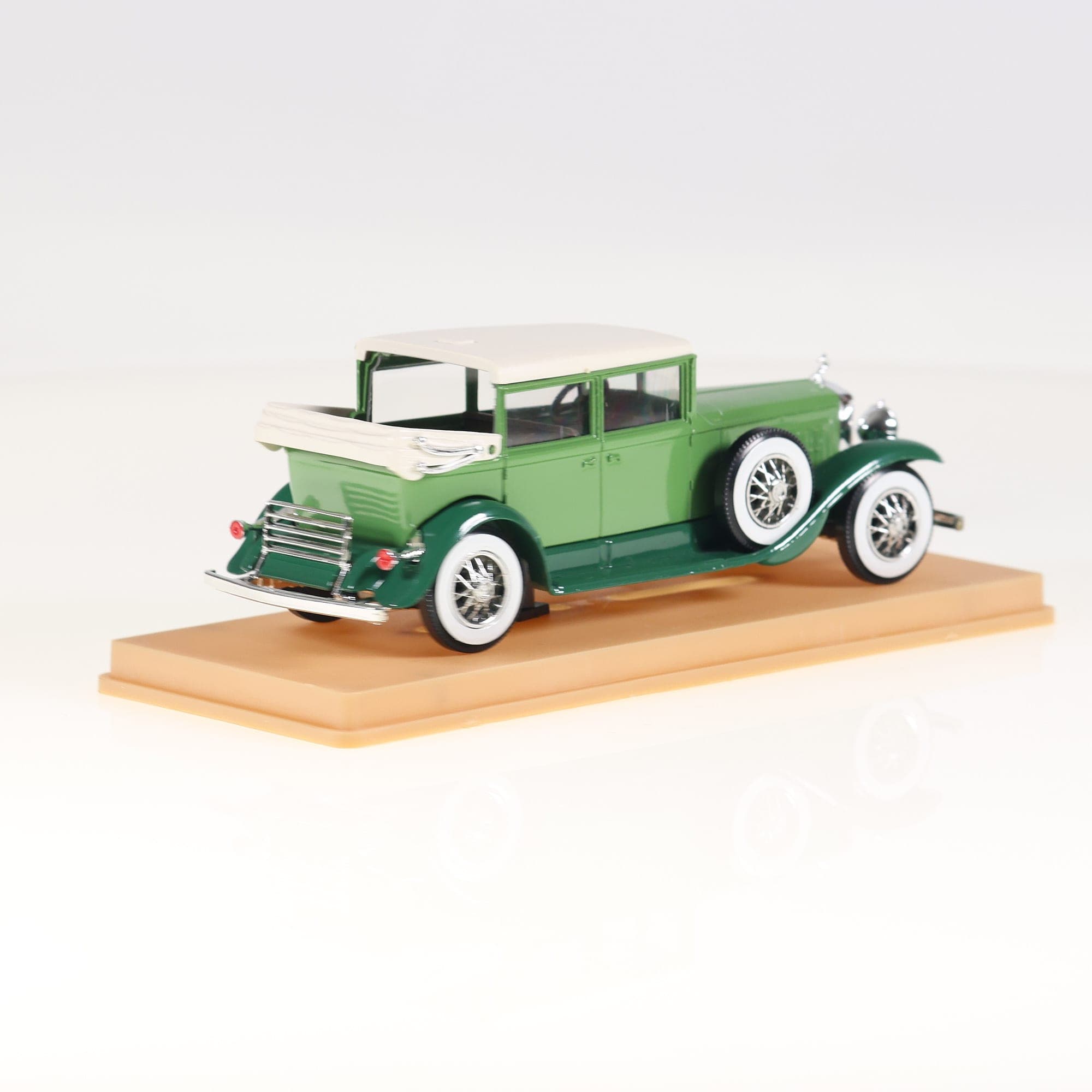 Solido 4085 Cadillac 452 A 1931 1/43 verte et crème avec boîte — miniature 9