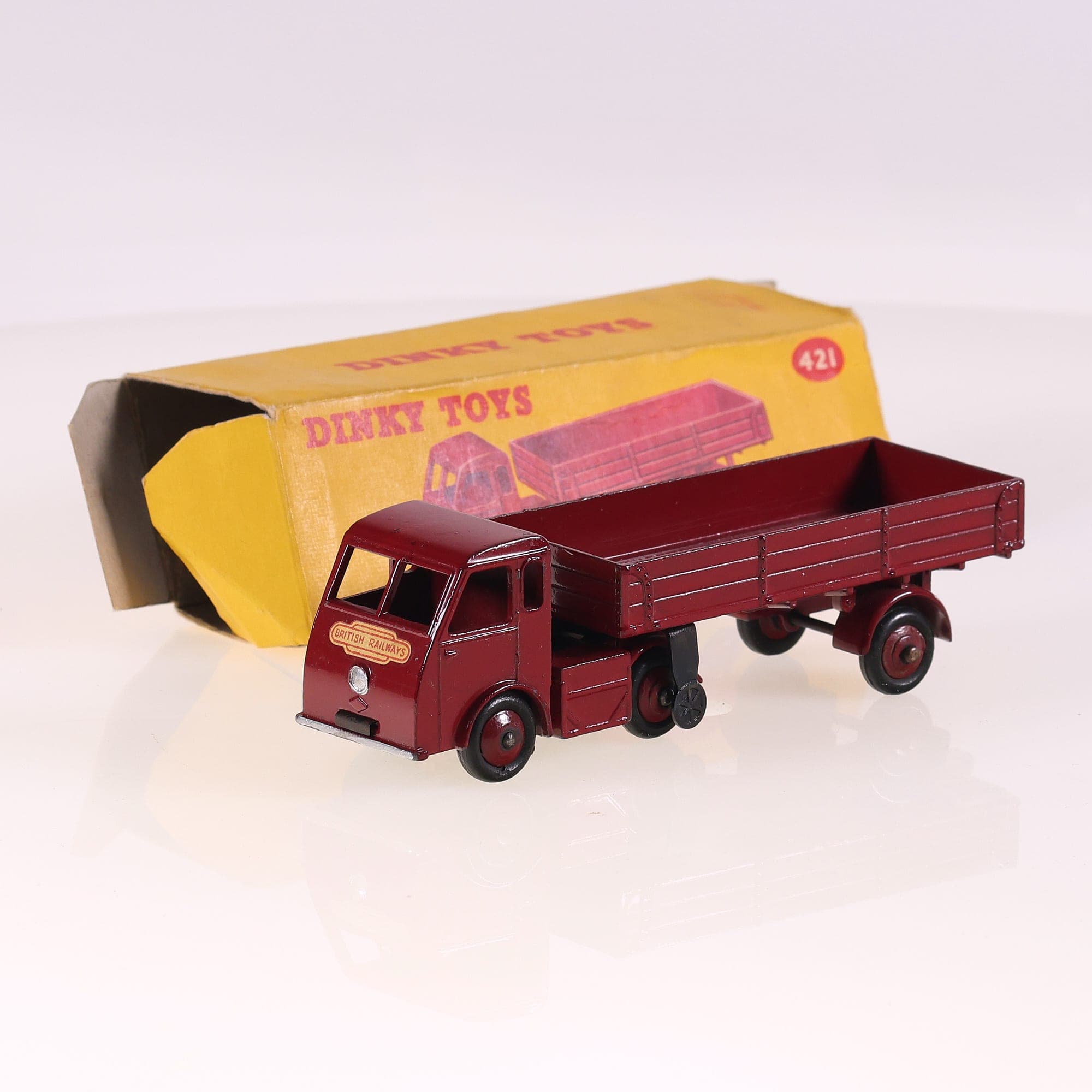 Dinky Toys 421 British Railways Electric Articulated Lorry 1/43 Bordeaux Grade B — photo 1