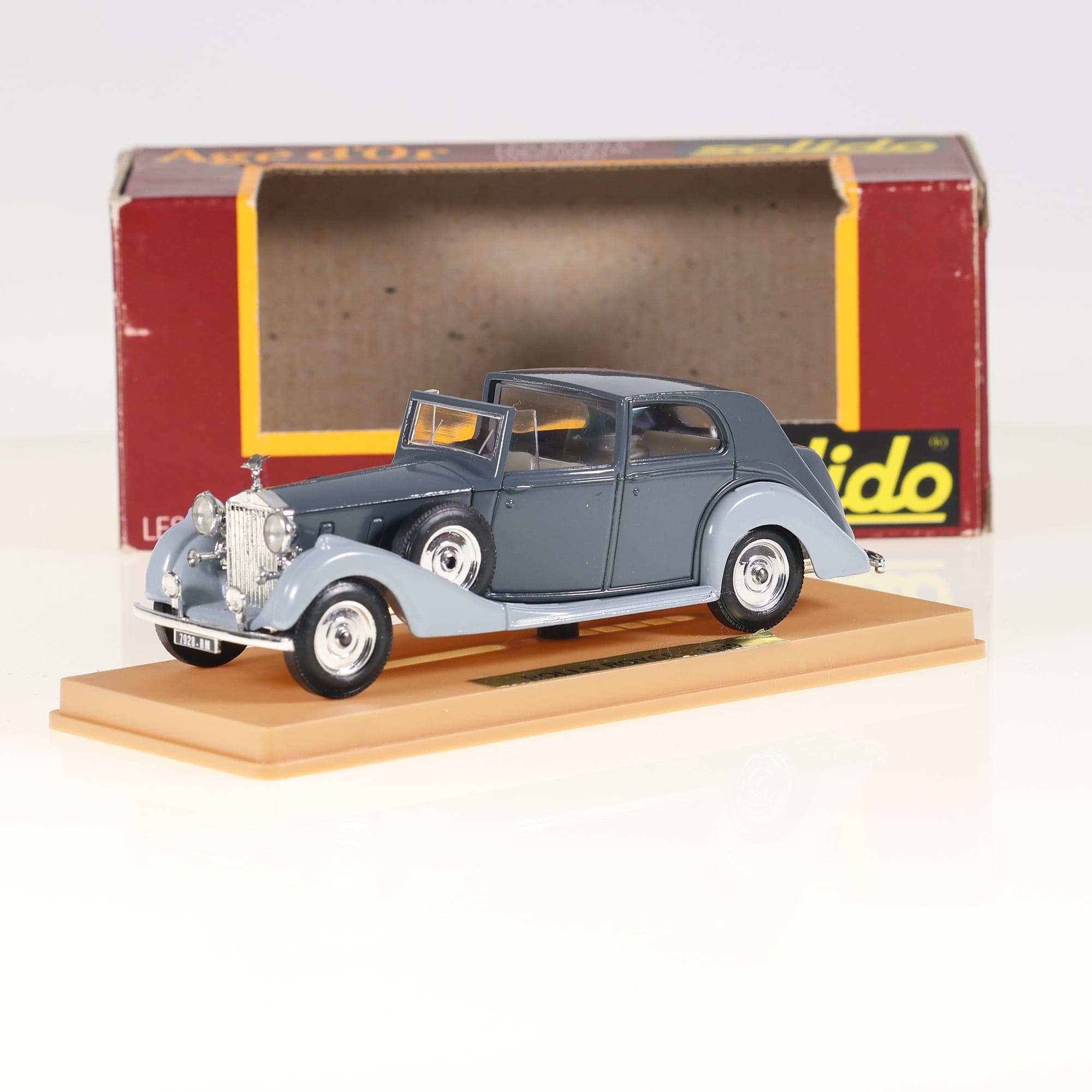 Solido 71 Rolls-Royce Phantom III  1/43 bicolore gris foncé et gris clair avec b