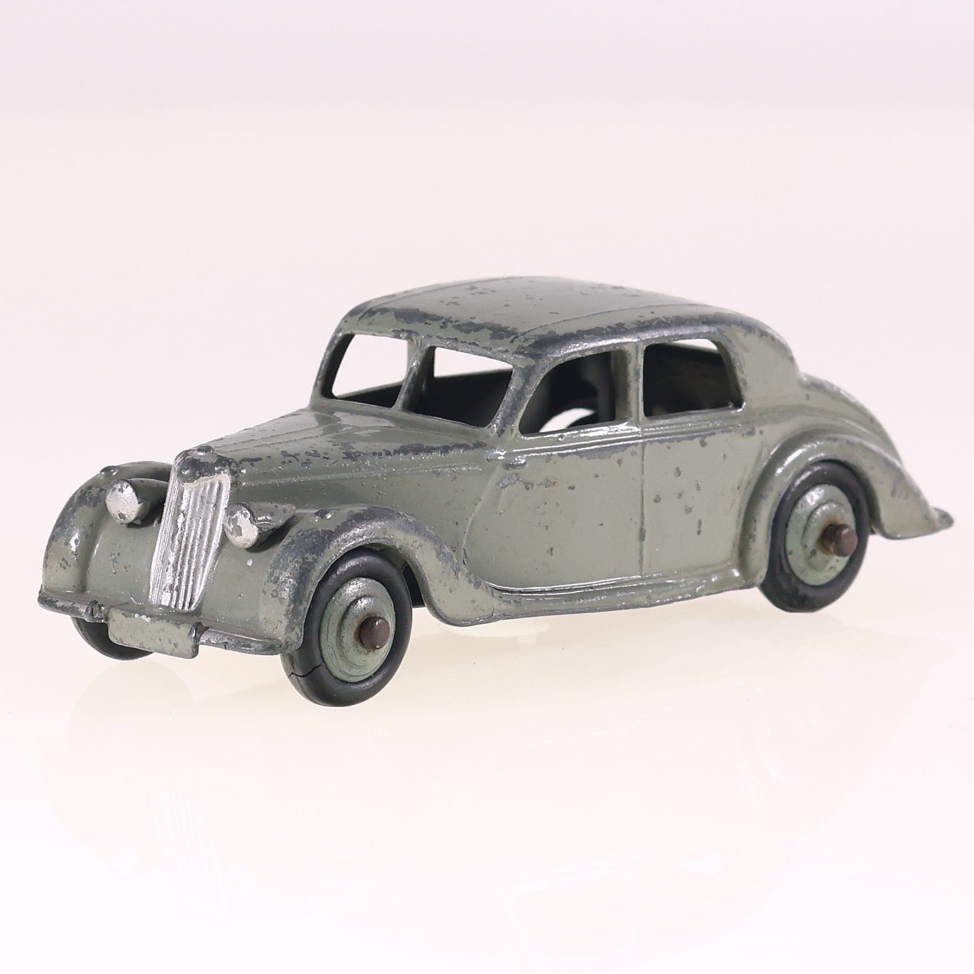 Dinky Toys n° 40a Riley Saloon 1/43 gris-vert état C