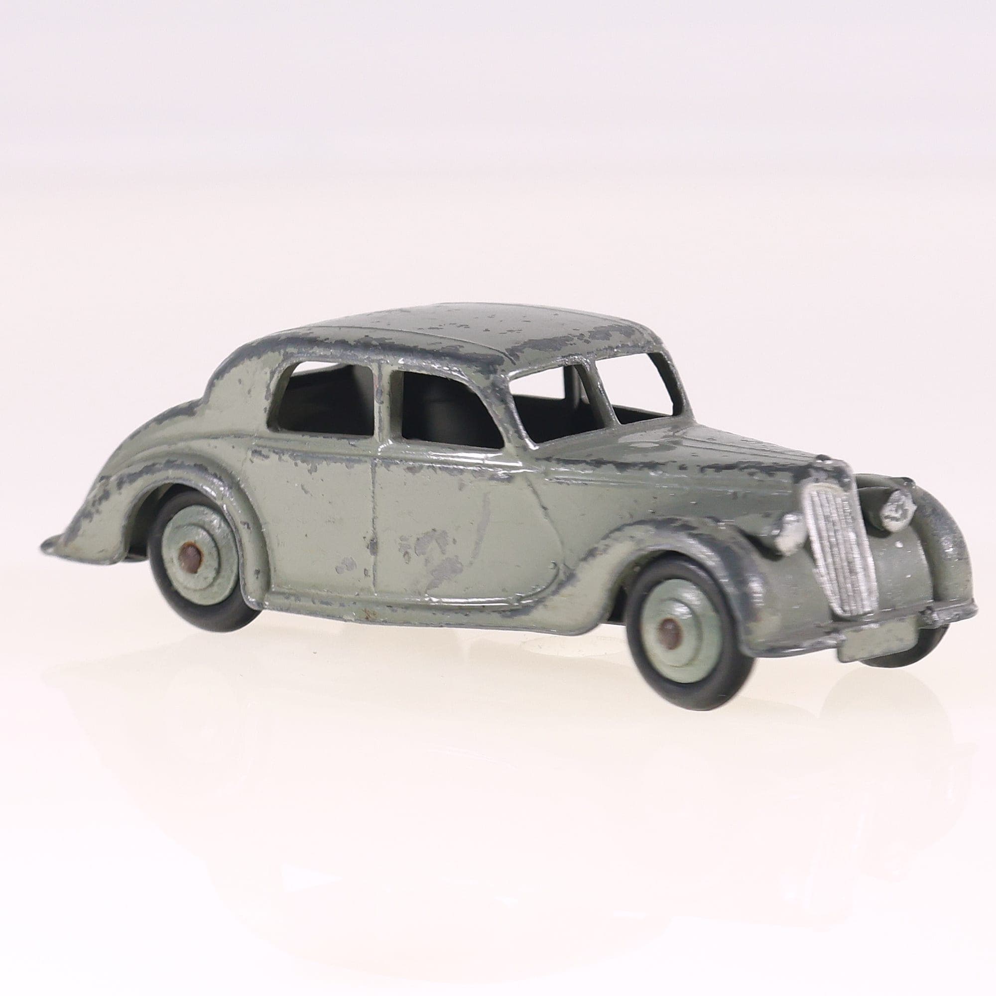 Dinky Toys n° 40a Riley Saloon 1/43 gris-vert état C — miniature 7