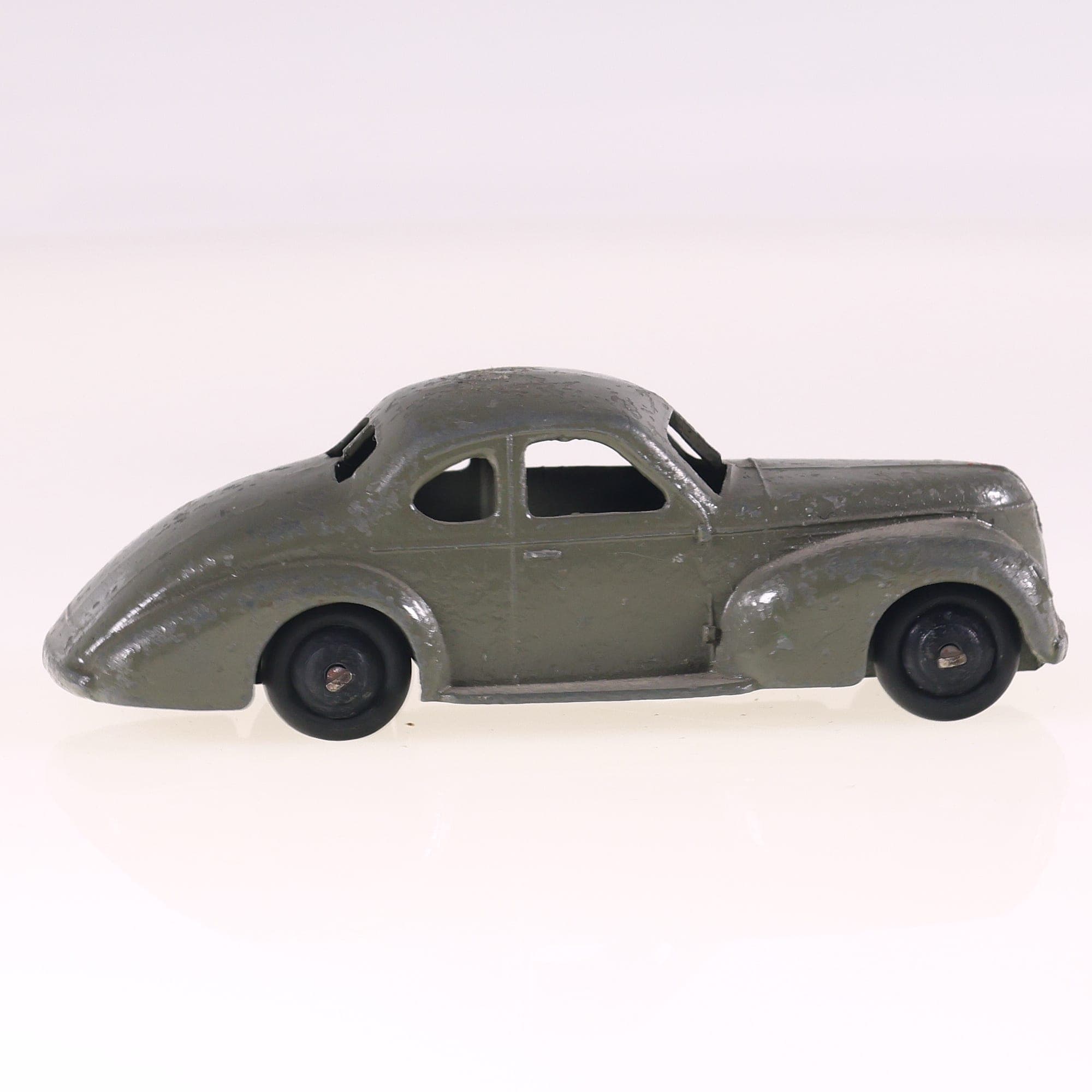 Studebaker 39F Dinky Toys GB State Commander 1/43 Gris Grade B sans boîte — miniature 6