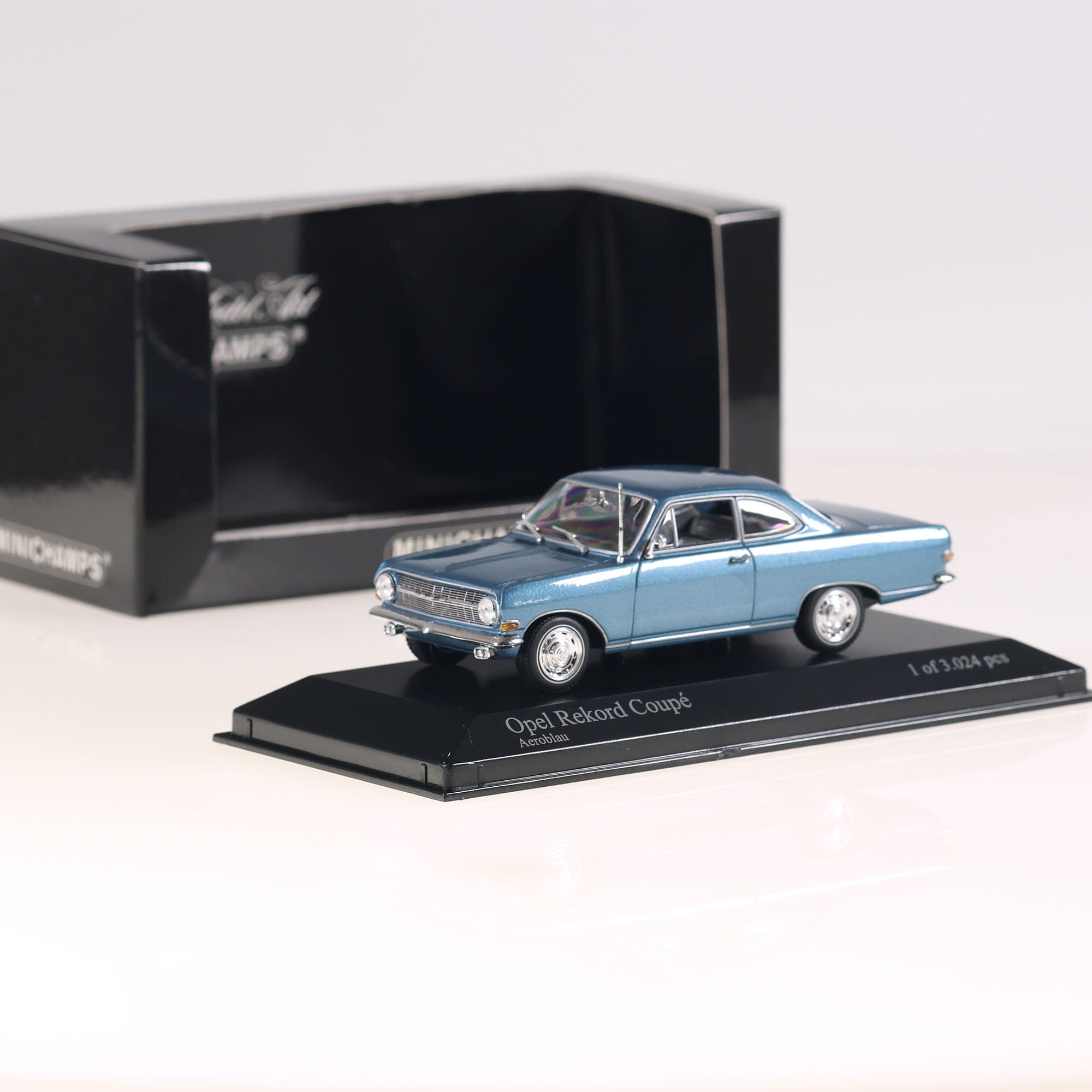 Minichamps 400 041020 Opel Rekord A Coupé 1963 1/43 Bleu avec boîte