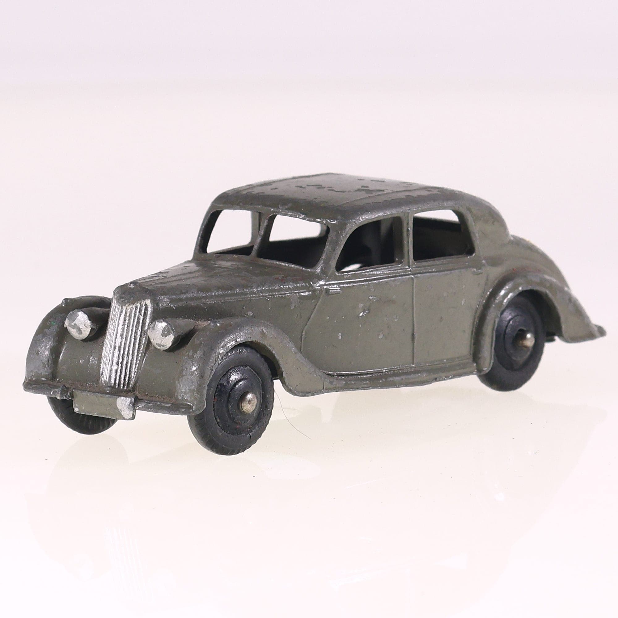 Dinky Toys 40A Riley saloon 1/43 Gris Grade C sans boîte — photo 1