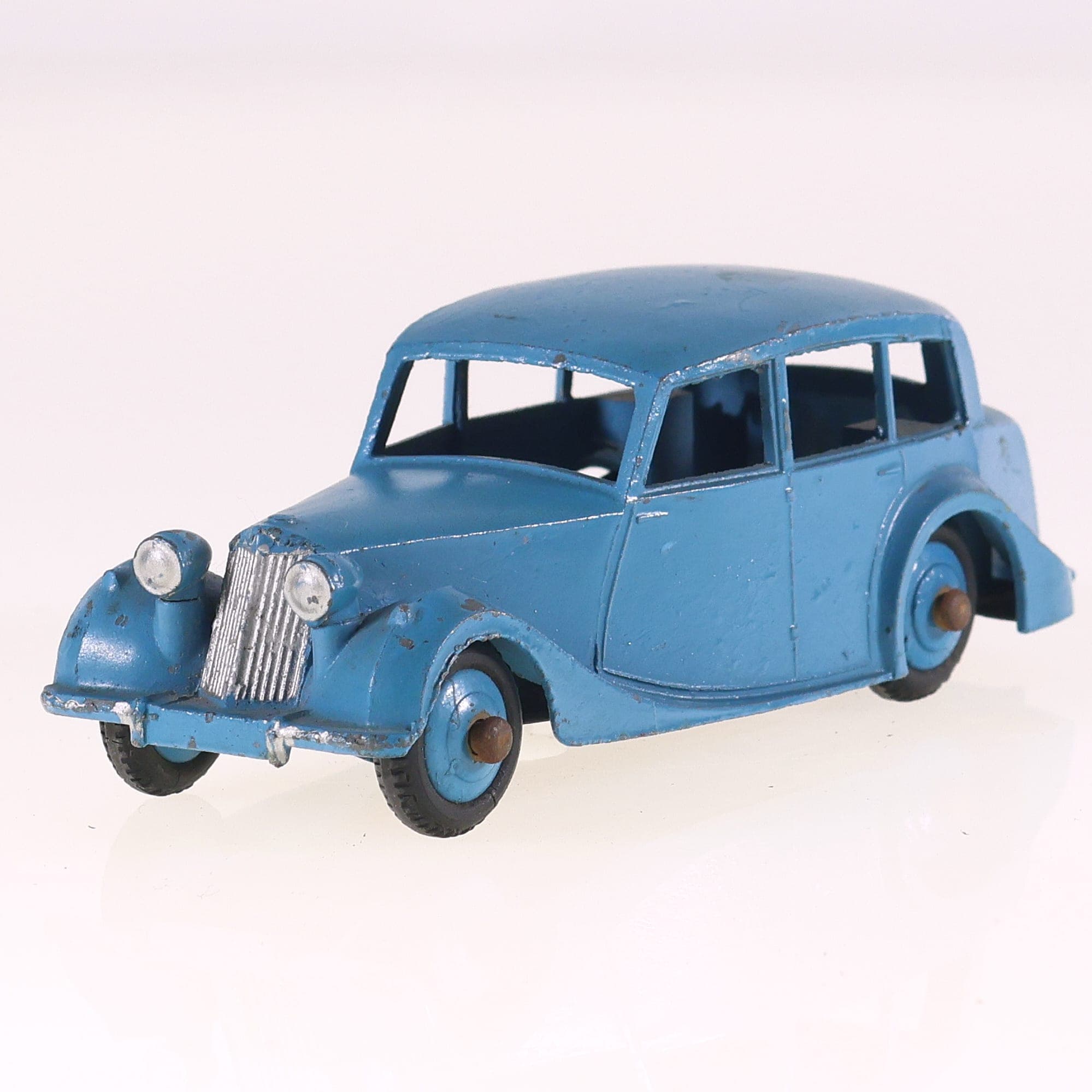 Dinky Toys GB n°40B Triumph 1800 Saloon 1/43 Bleu état B sans boîte