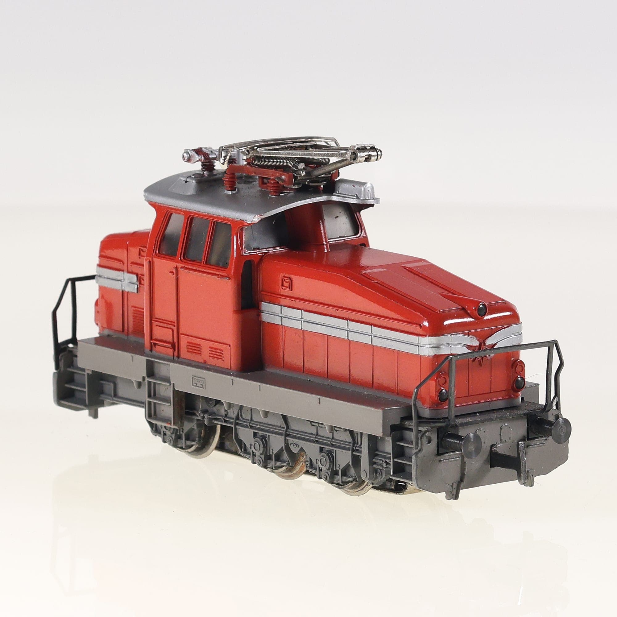 Märklin 3044 Motrice manœuvre EA 800 bon fonctionnement peu utilisée — miniature 11