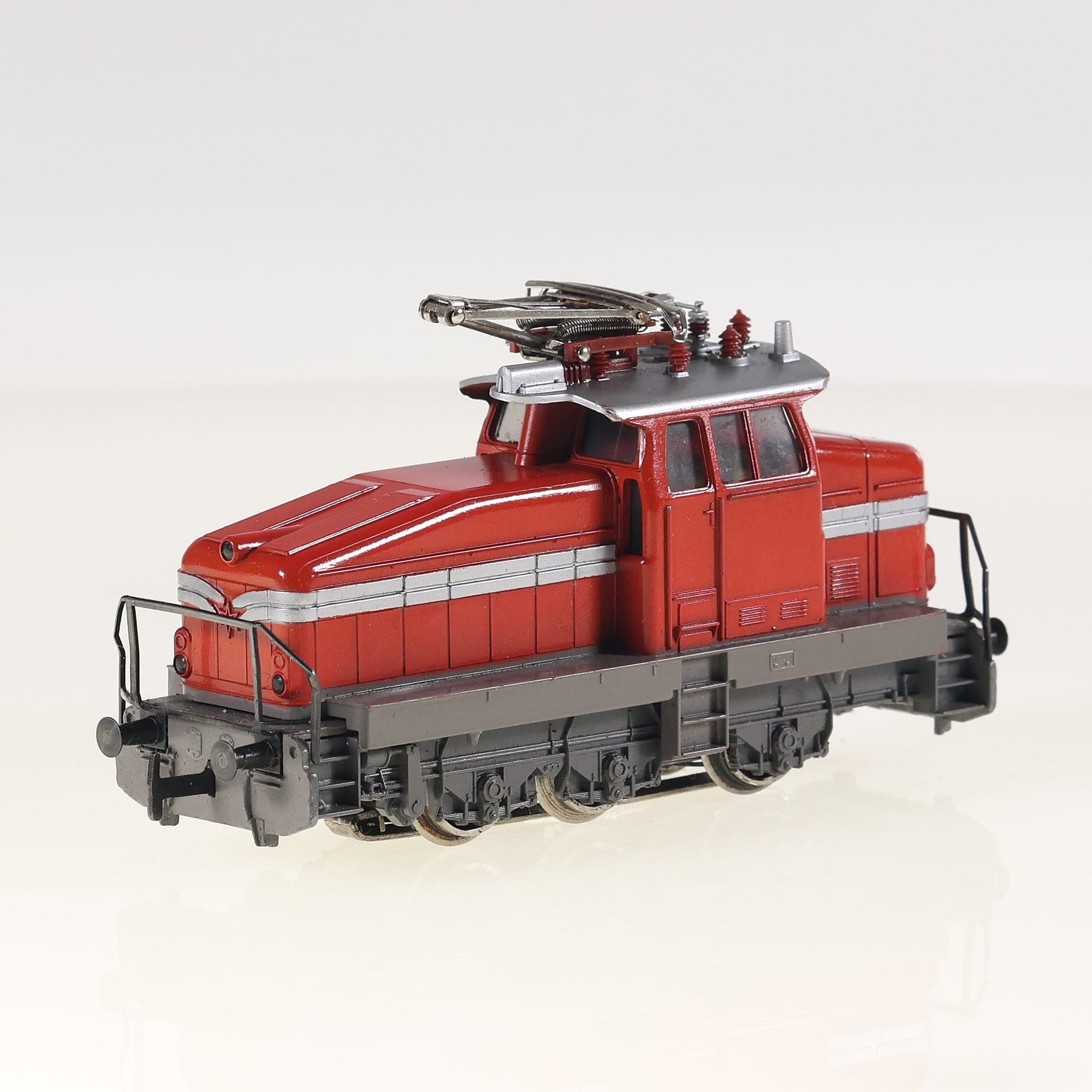Märklin 3044 Motrice manœuvre EA 800 bon fonctionnement peu utilisée — miniature 13