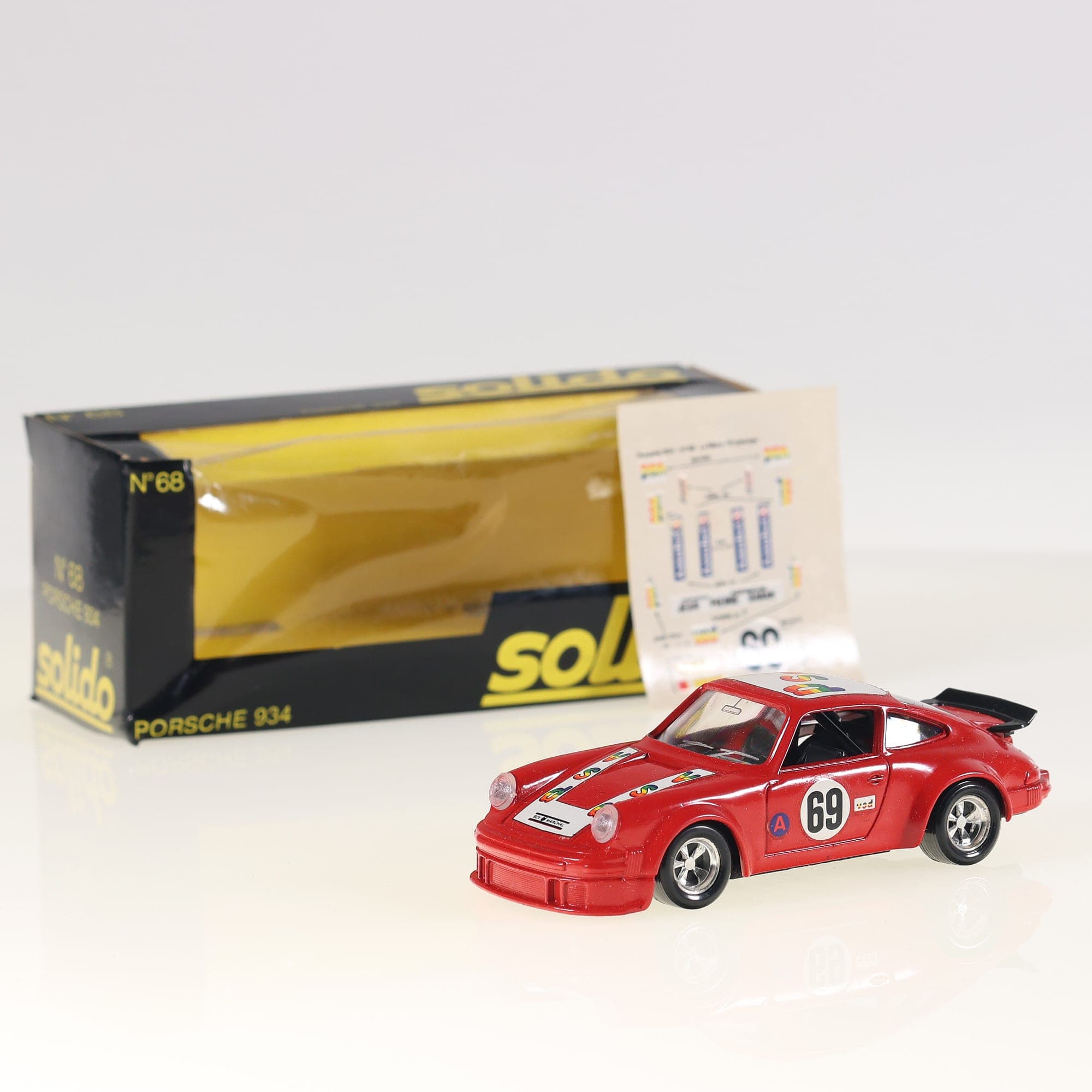 Solido 68 Porsche 934 #69 1/43 Rouge avec boîte