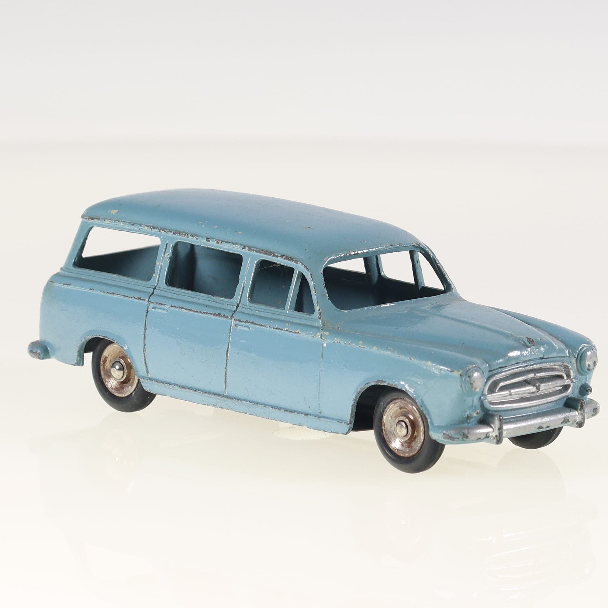 Dinky Toys 525 Peugeot 403 Familiale 1/43 Bleu clair Grade B avec boîte — miniature 11