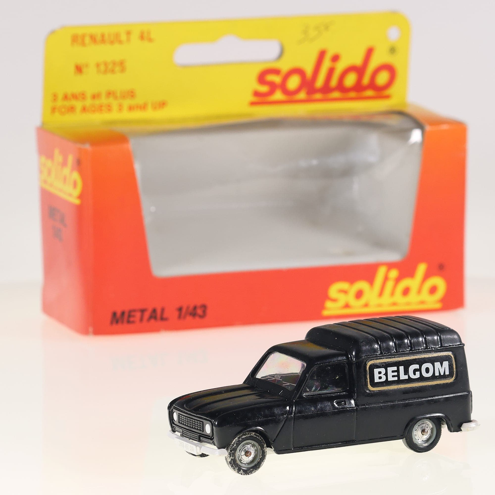Solido 1325 Renault 4L Fourgonnette BELGOM 1/43 Noir Grade B avec boîte