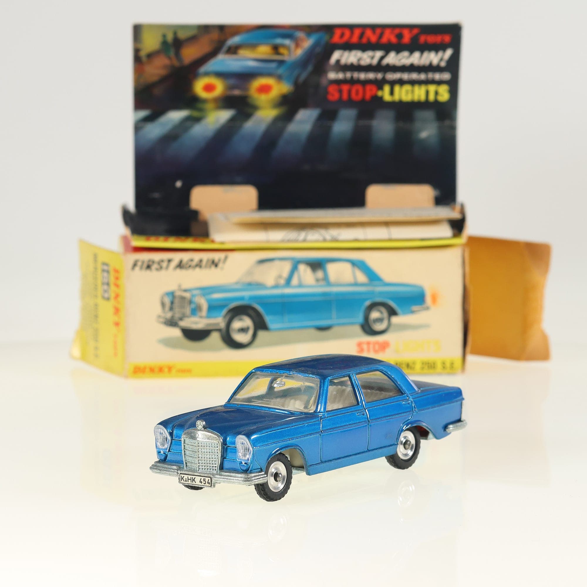 Dinky Toys GB 160 Mercedes-Benz Mercedes-Benz 250 S.E. 1/43 Bleu état B en boîte — photo 1