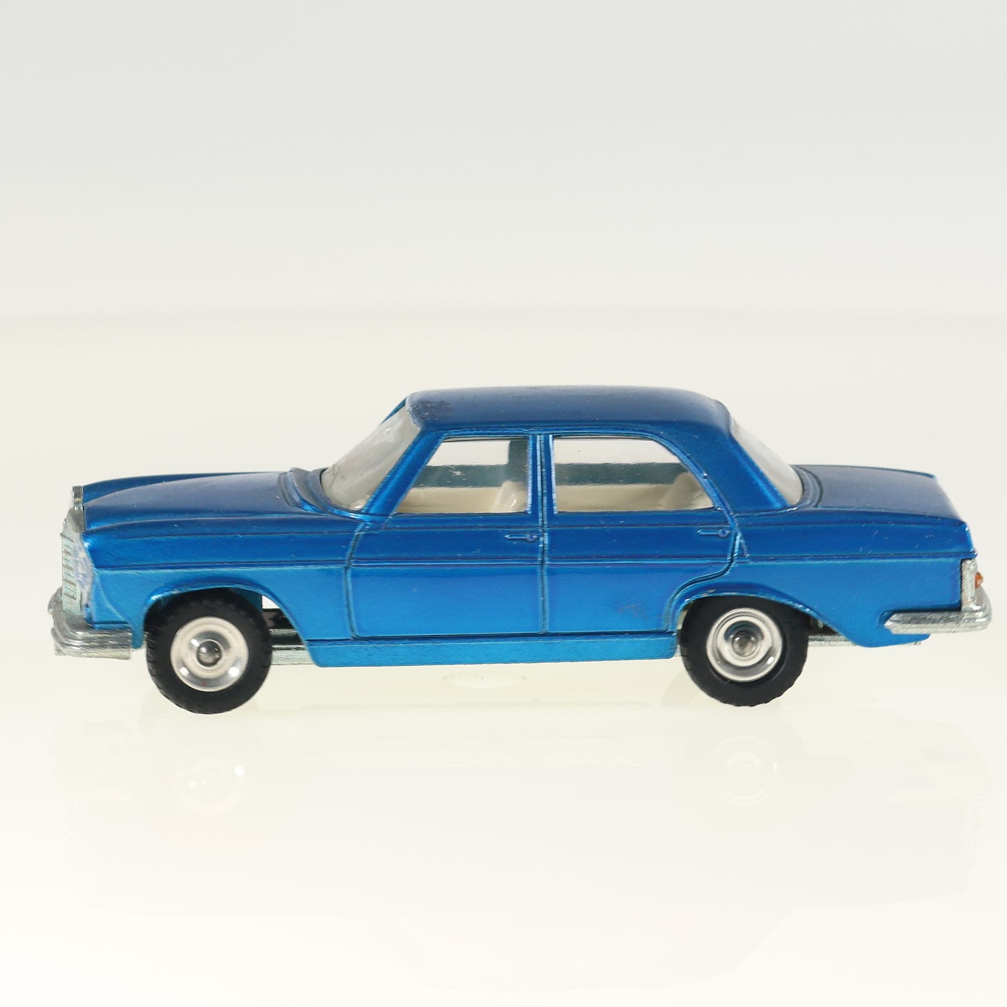 Dinky Toys GB 160 Mercedes-Benz Mercedes-Benz 250 S.E. 1/43 Bleu état B en boîte — miniature 9
