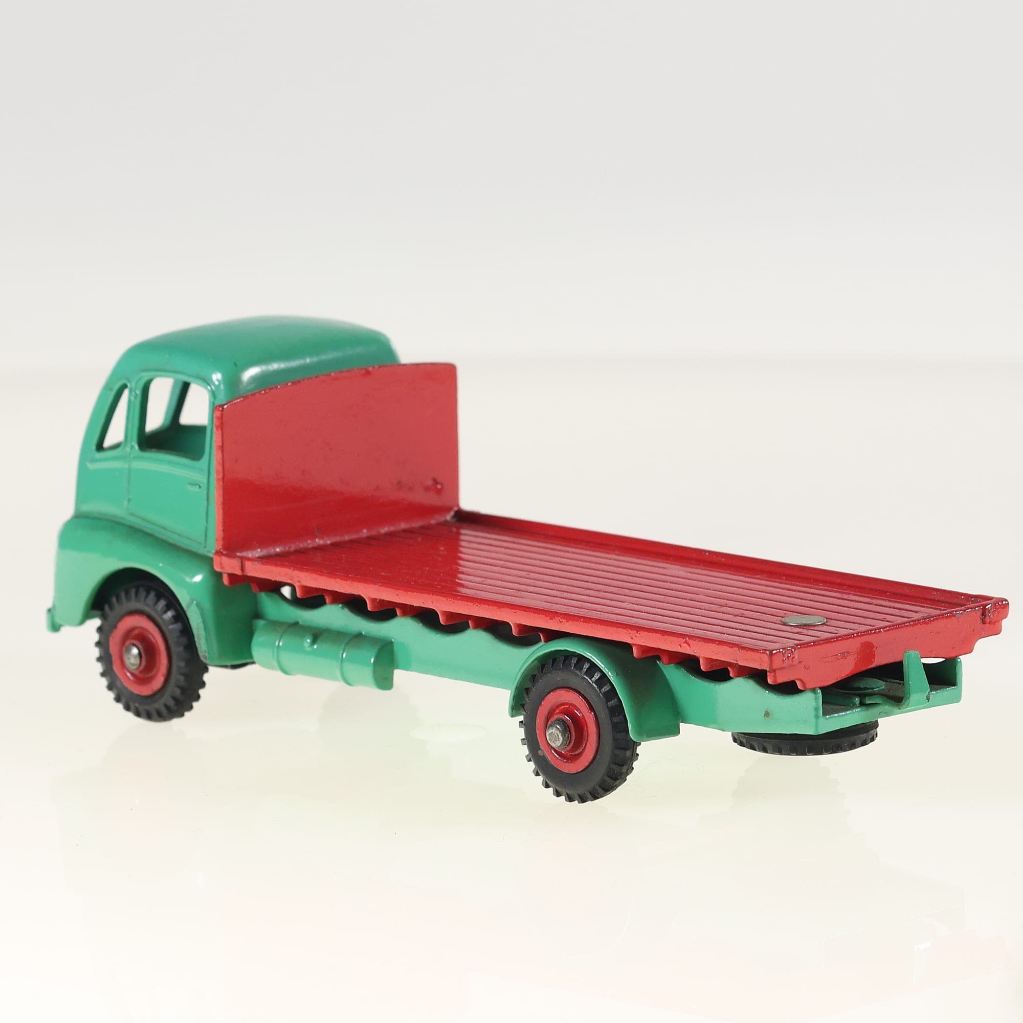 Dinky Toys GB n° 432 Guy Warrior Flat Truck 1/43 Vert / Rouge état B avec boîte — miniature 7