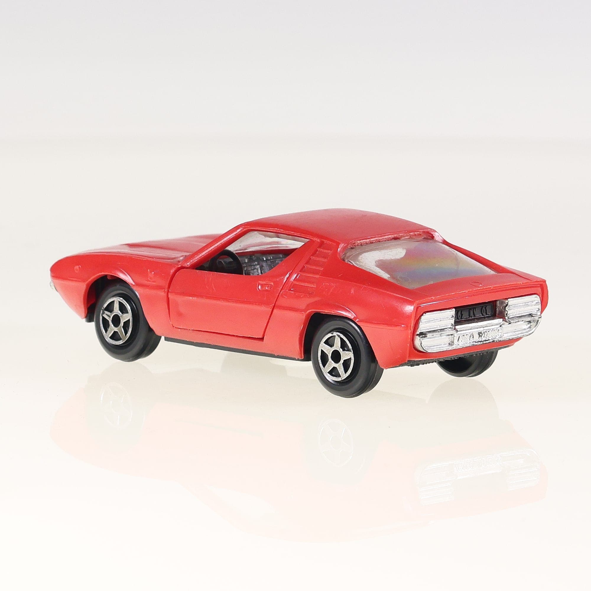 Norev 179 Alfa Romeo Montreal 1/43 Rouge Grade B avec boîte + panneau — miniature 7