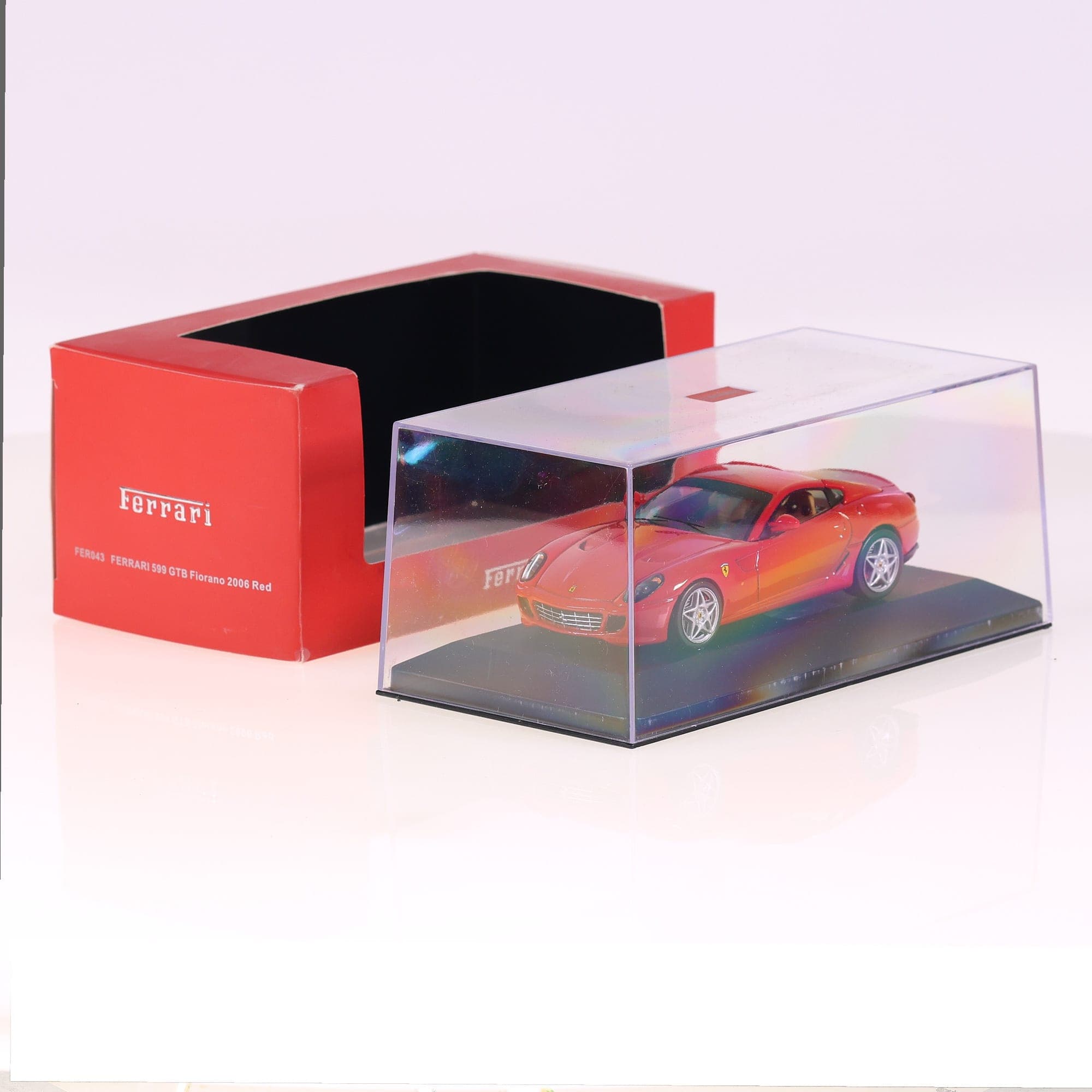 Ixo FER043 Ferrari 599 GTB Fiorano  2006 1/43 Rouge avec boîte — photo 1