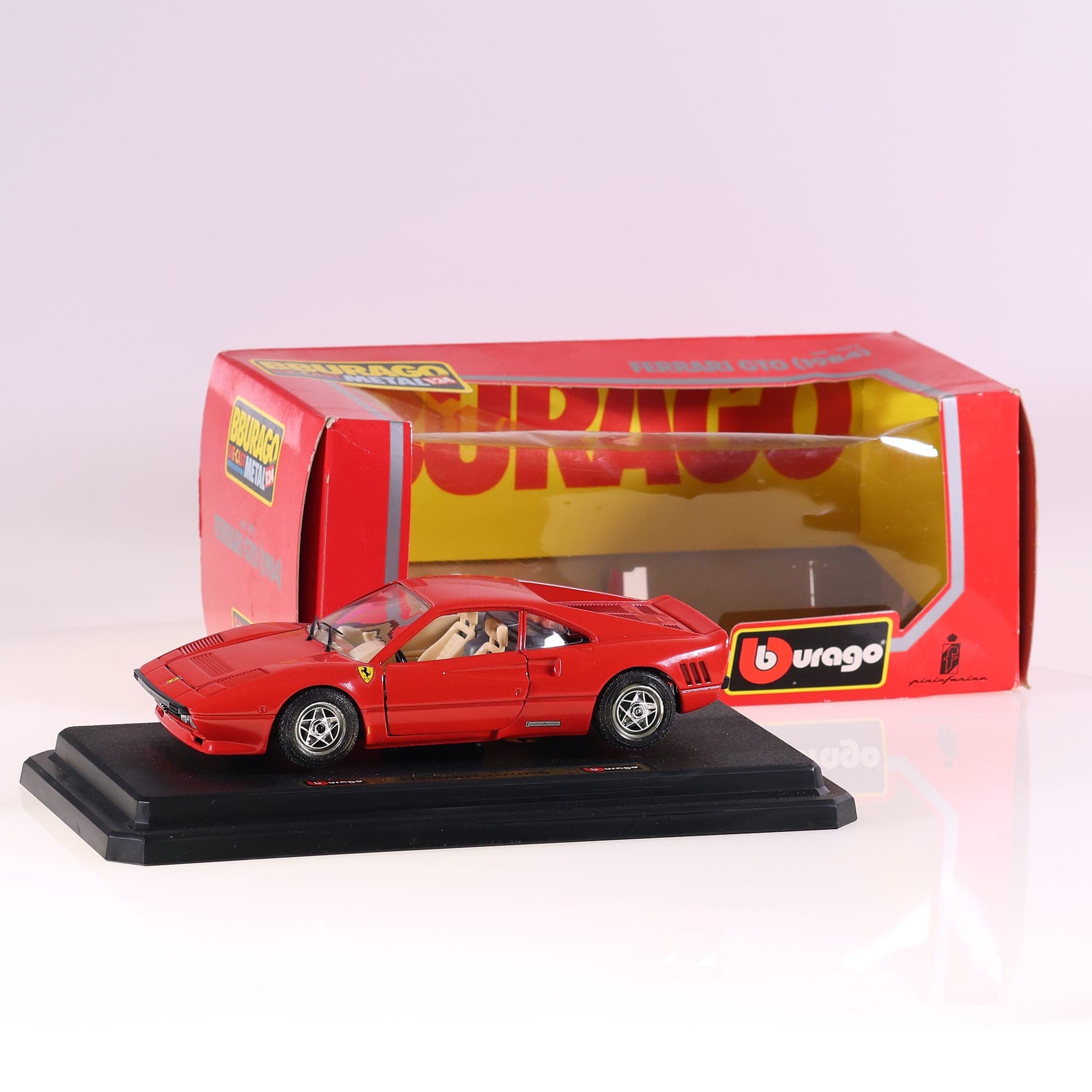 Bburago 1572 Ferrari GTO (1984) 1/24 Rouge avec boîte