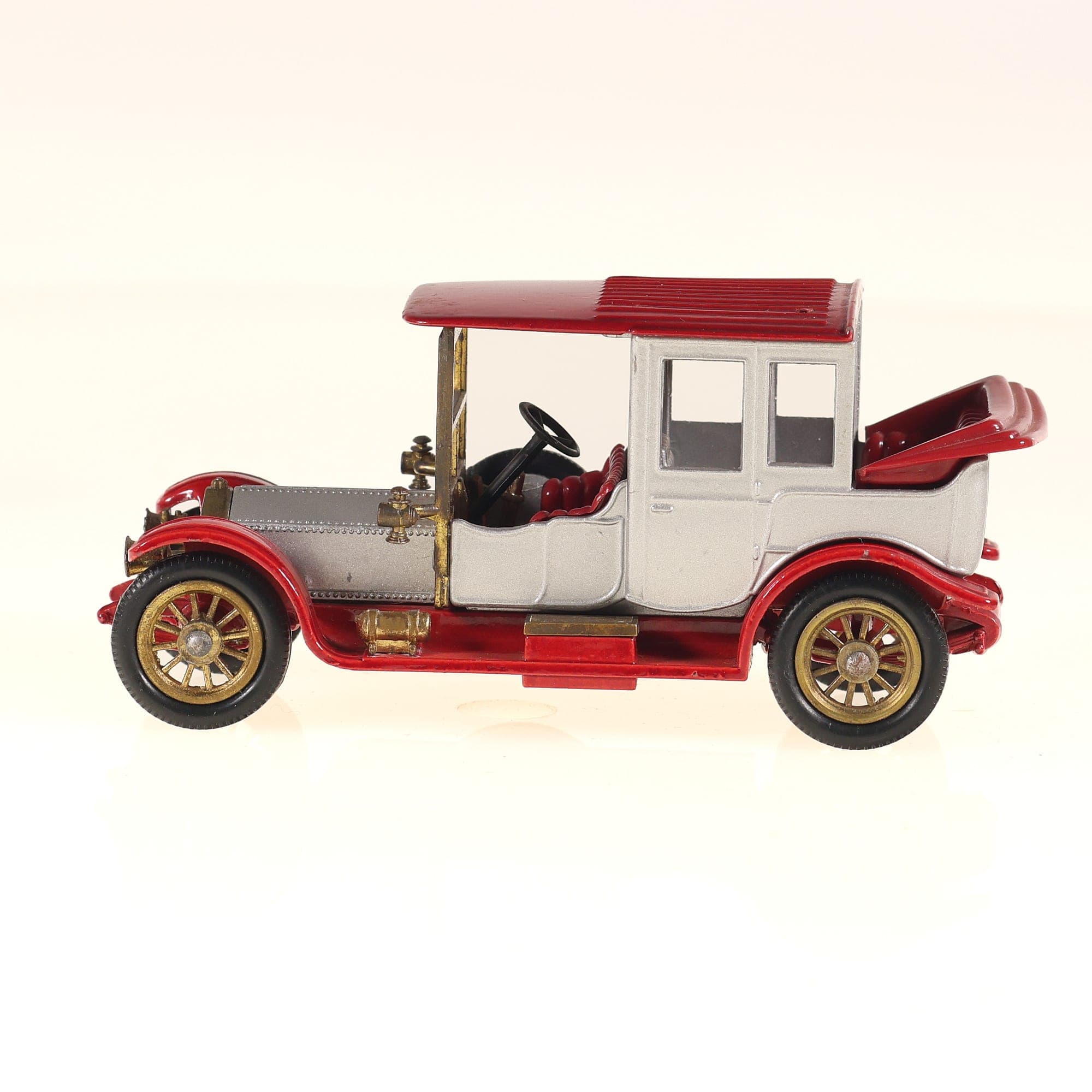 Matchbox Y-10 Rolls-Royce 1906 Silver Ghost 1/51 rouge et blanc avec boîte — miniature 2