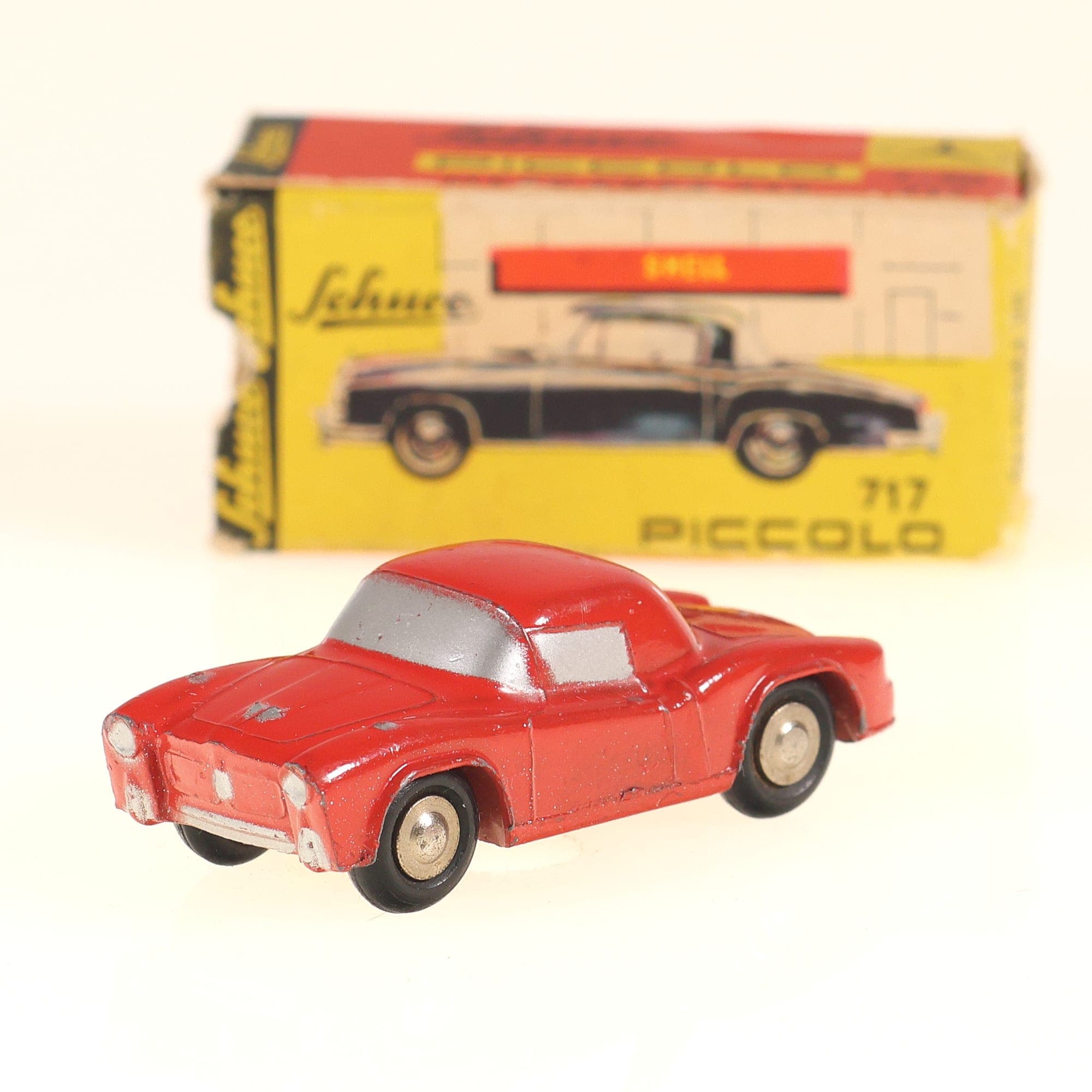 Schuco 716 Fiat Spyder rouge Grade C avec boîte