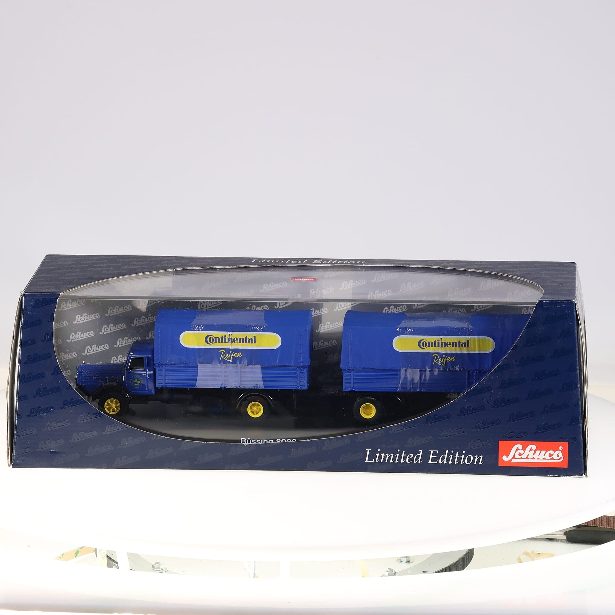 Schuco 8000 Büssing 8000 Continental Reifen Bleu avec boîte