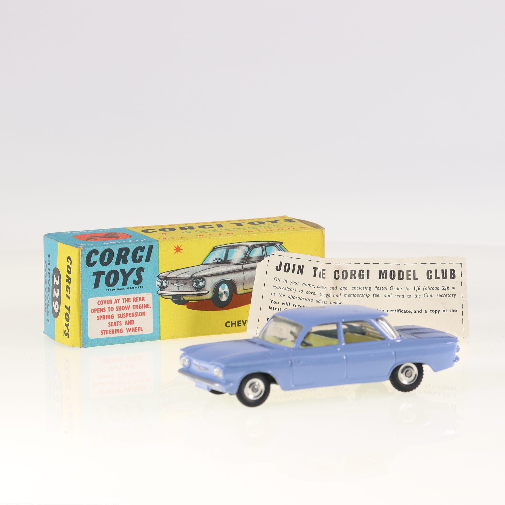 Corgi Toys 229 Chevrolet Corvair 1/43 Bleu clair avec boîte
