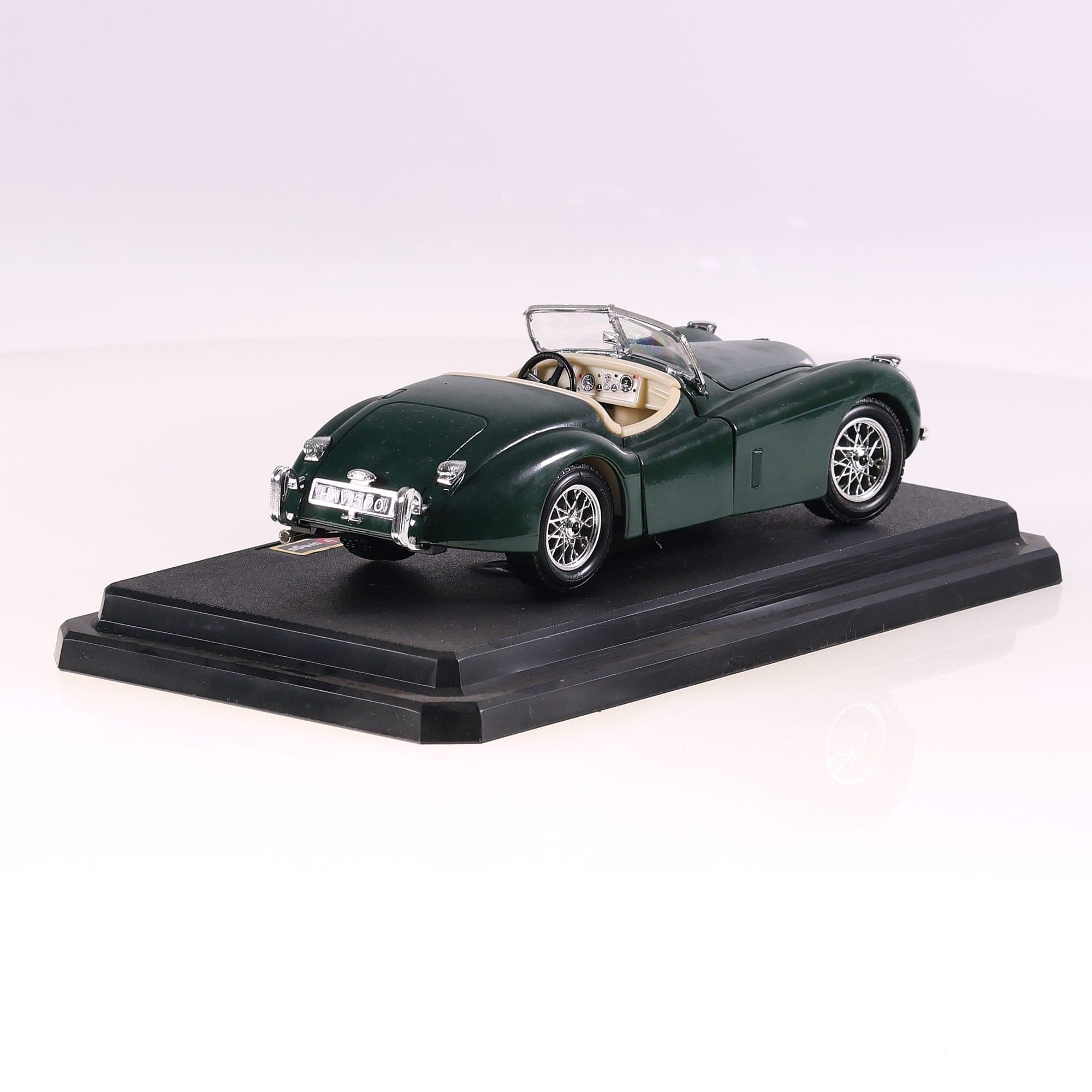 Burago 1502 Jaguar XK 120 Roadster  1948 1/24 Vert avec boîte — miniature 5