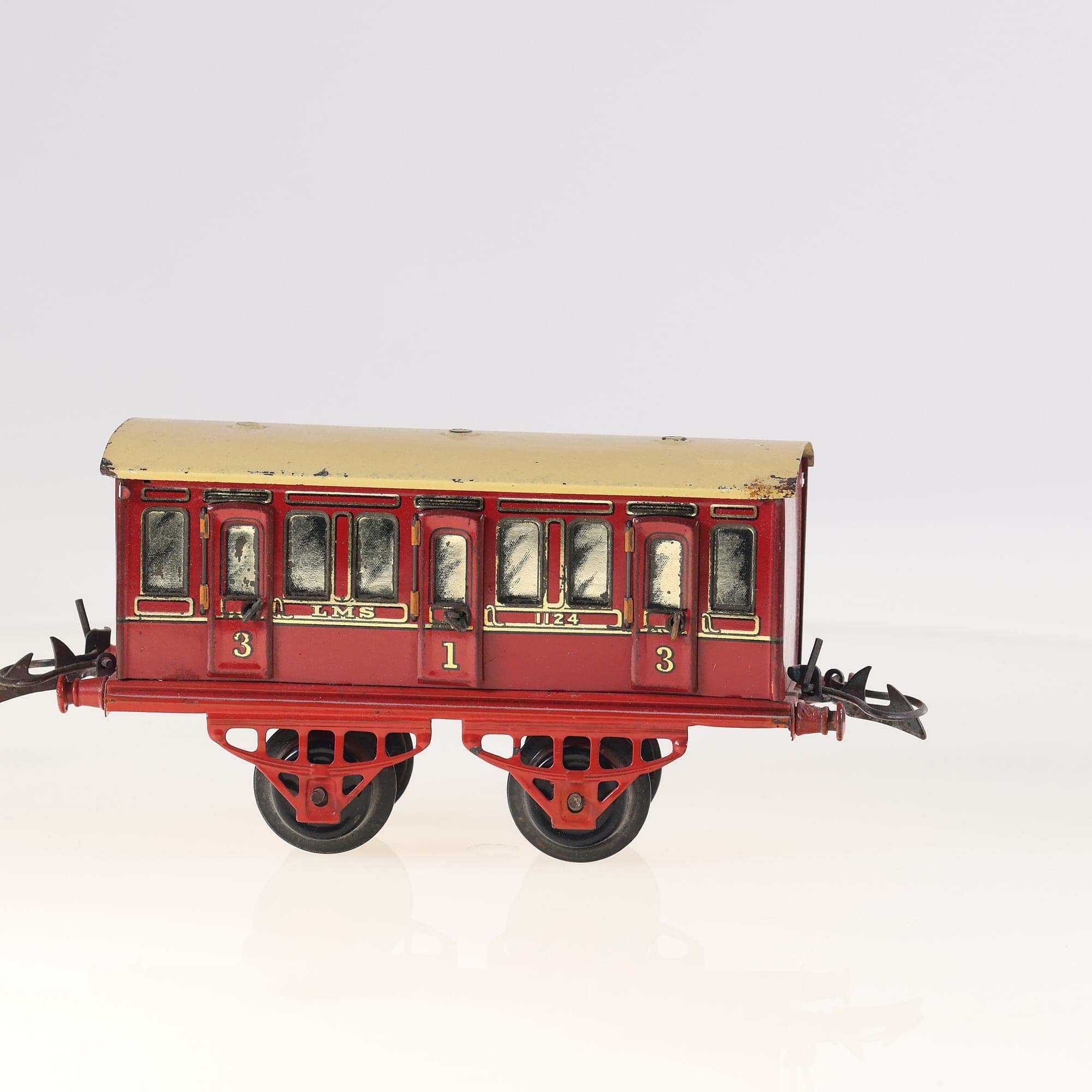 Hornby C553 LMS Wagon voyageurs O Rouge/Crème Grade C avec boîte — miniature 4