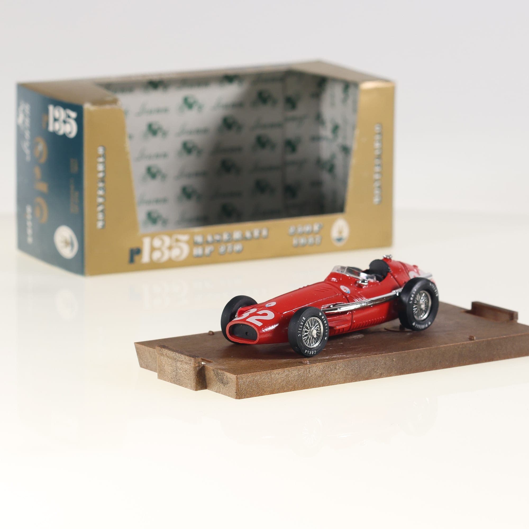 Brumm R135 Maserati 250F HP 270 1957 #32 1/43 Rouge avec boîte