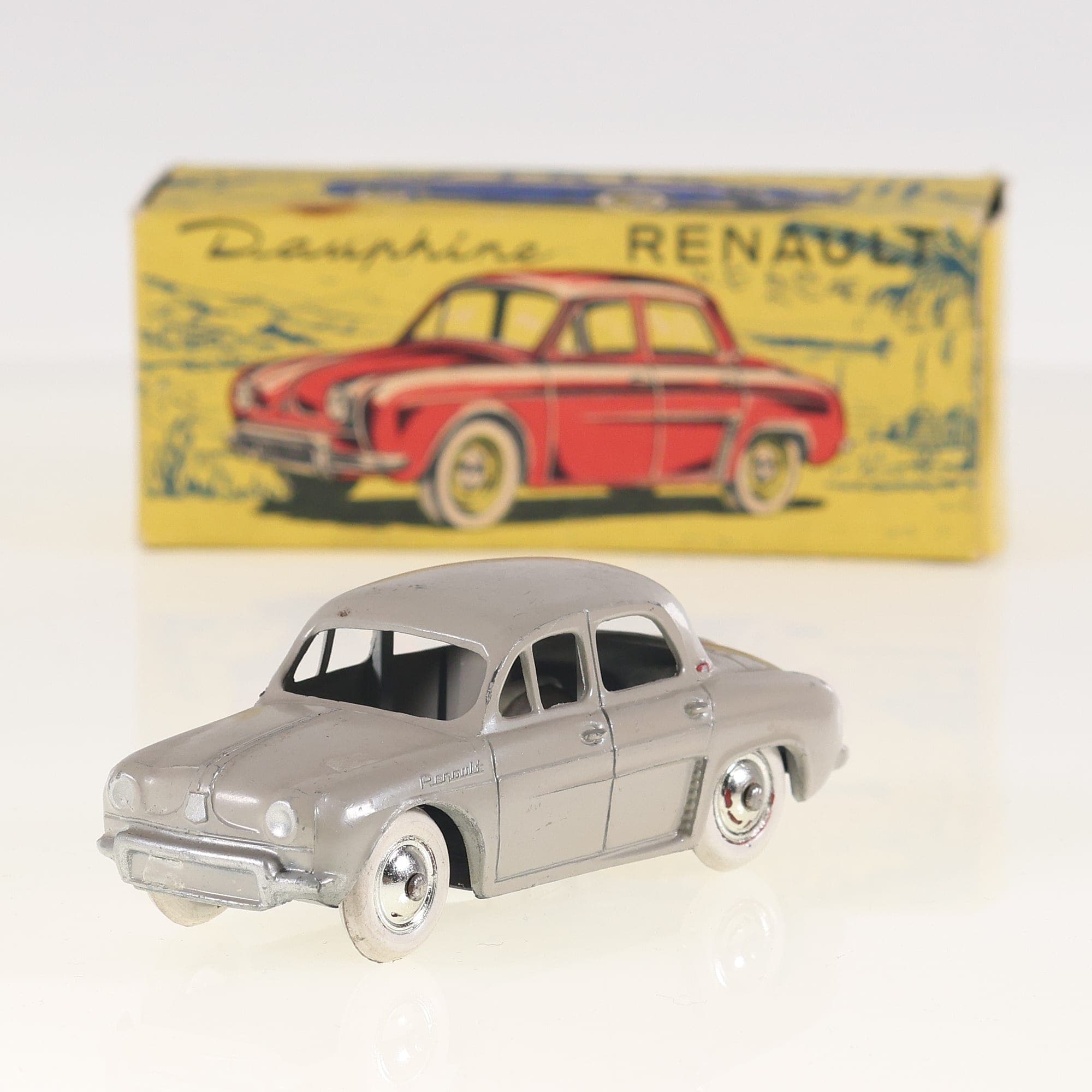 CIJ 3/56 Renault Dauphine 1/43 Gris état B avec boîte