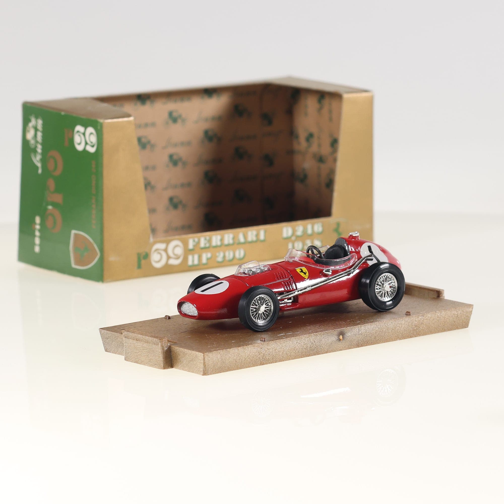 Brumm r69 Ferrari D246 HP 290 1958 #1 1/43 Rouge avec boîte