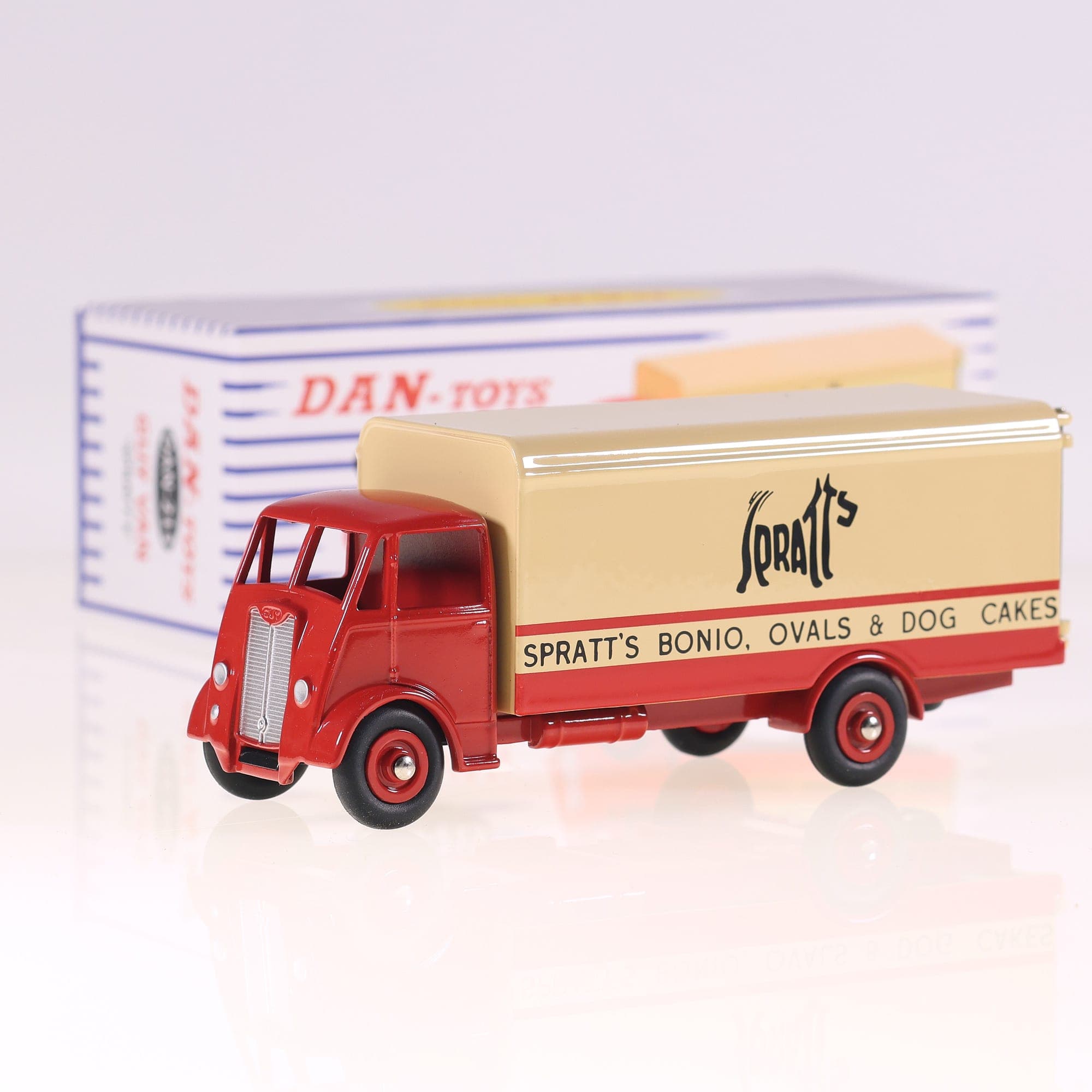 Dan-Toys 213 Camion publicitaire Spratt's Bonio 1/43 Rouge/Crème avec boîte