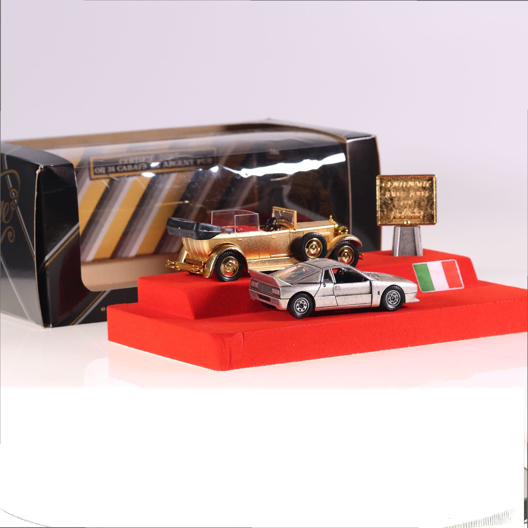 Solido Coffret Centenaire 1884-1984 Rolls Royce et Jaguar Or & Argent 1/43 — photo 1