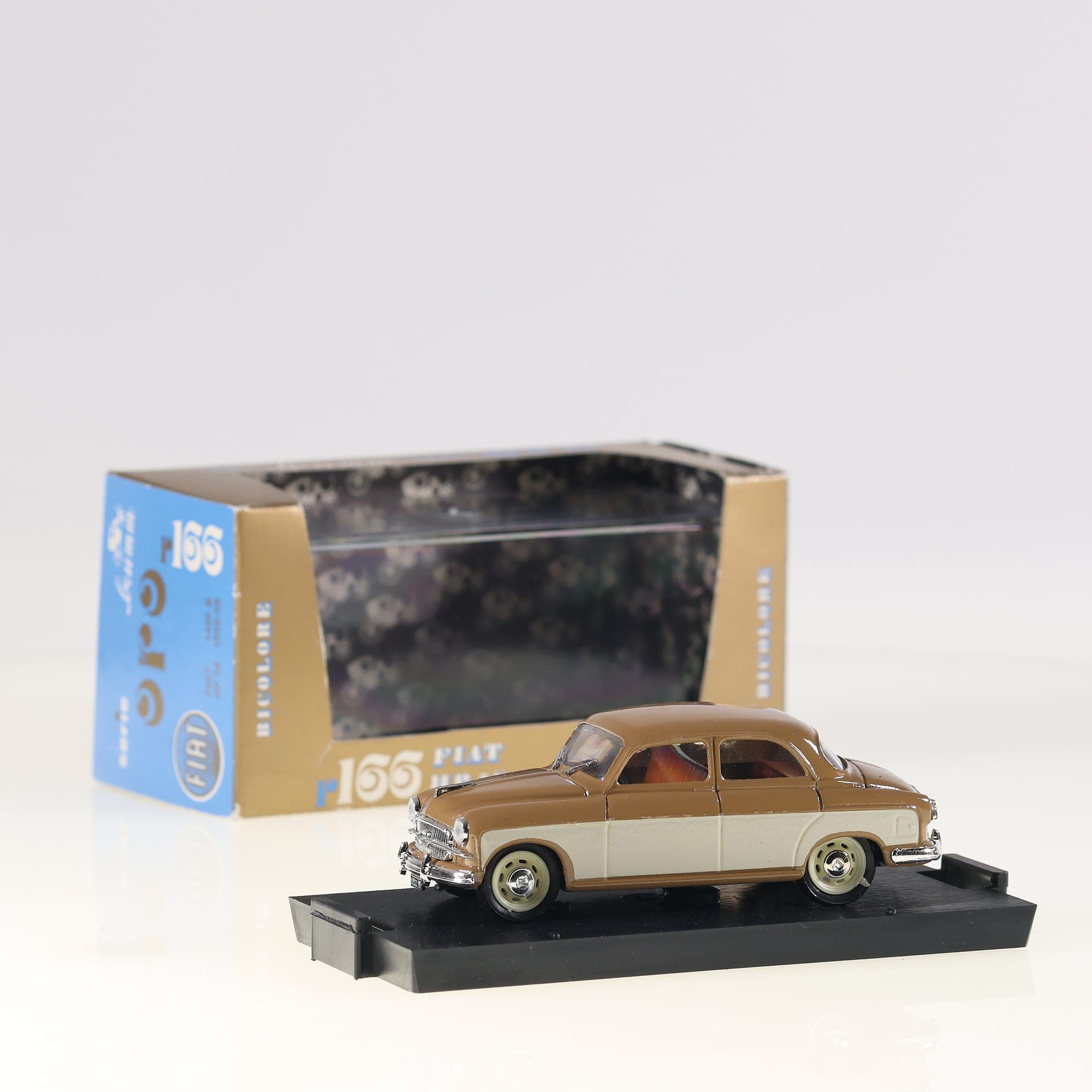 Brumm R166 Fiat 1400 B 1/43 Beige et crème avec boîte