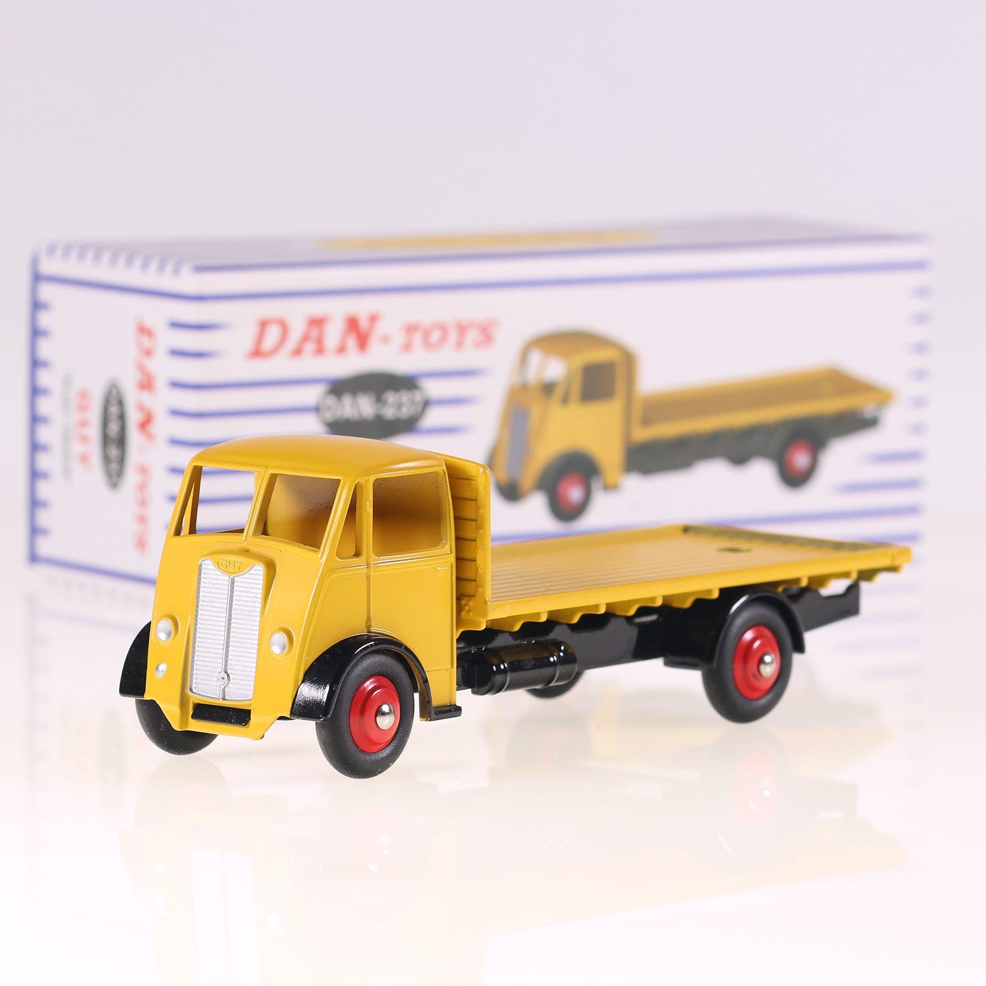 Dan-Toys DAN-237 Guy Flat Truck 1/43 Jaune avec boîte — photo 1