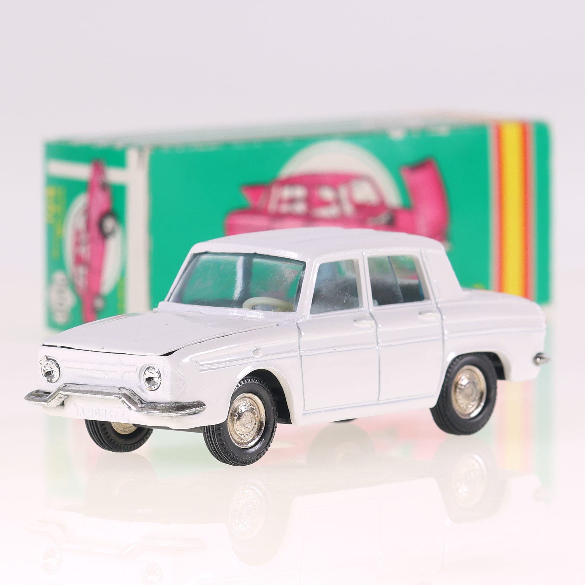 JOAL 104 Renault R10 1/43 Blanc avec boîte