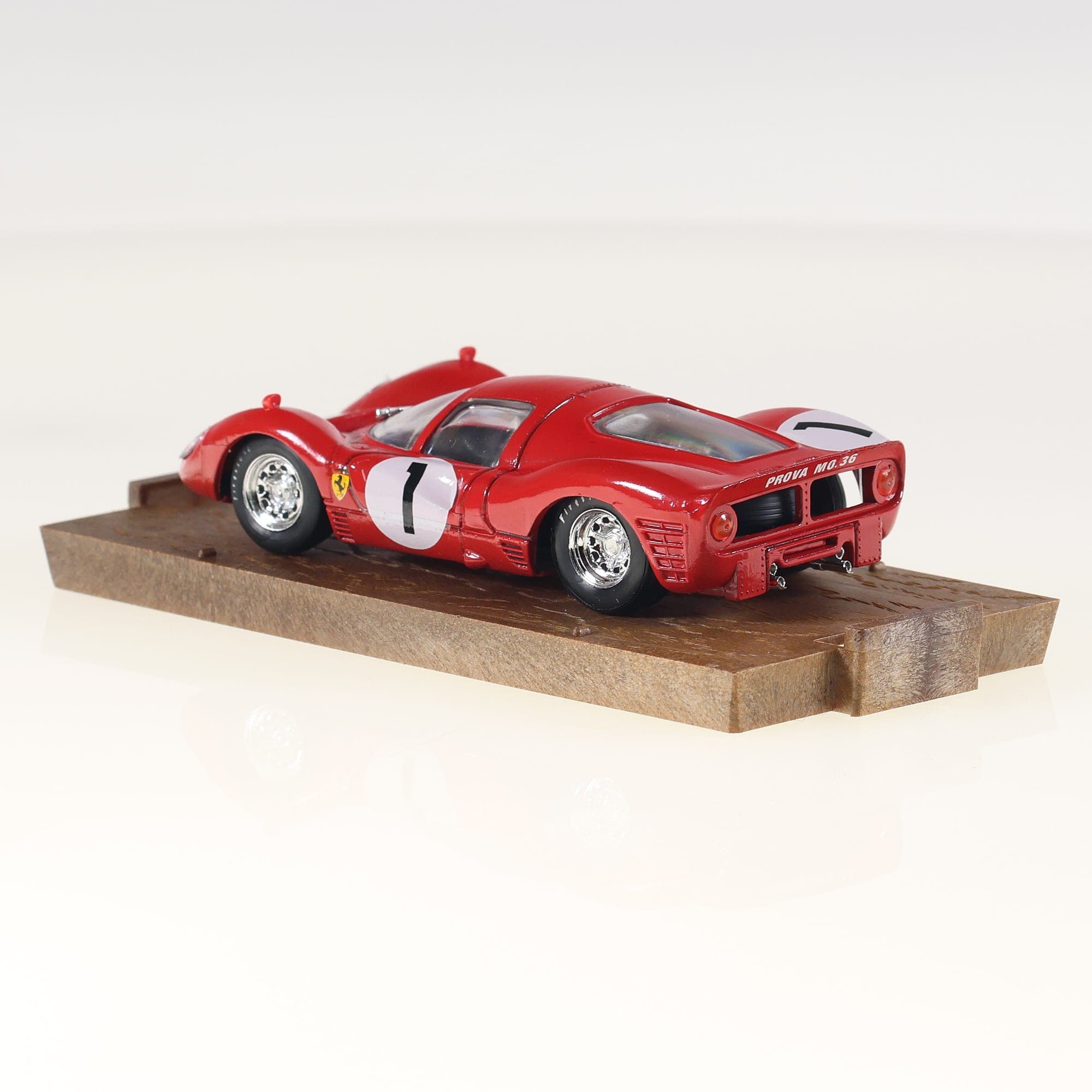 Brumm R157 Ferrari 330 P3 HP 420 1966 #1 1/43 Rouge avec boîte — miniature 6